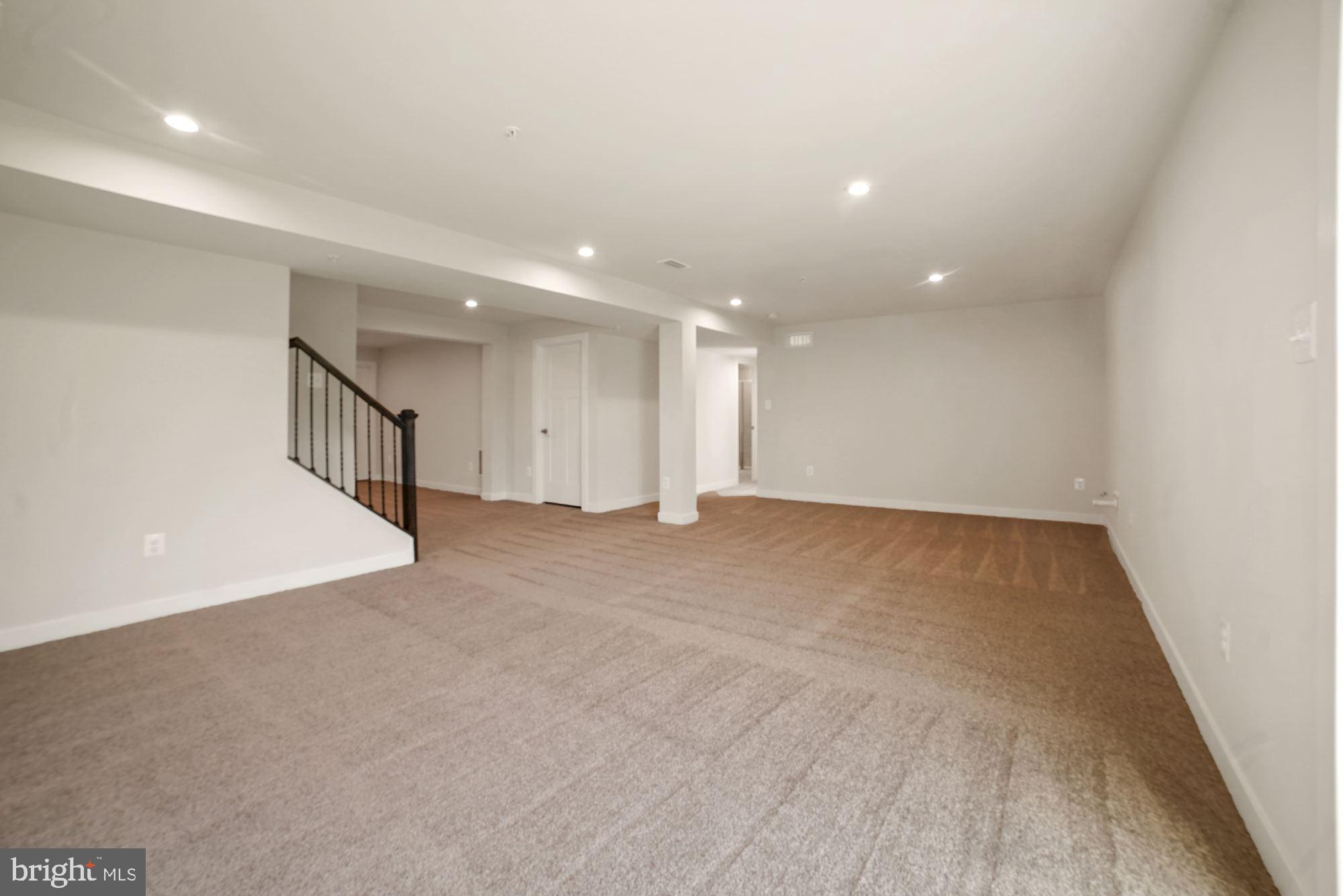 LAKE LINGANORE - Residential