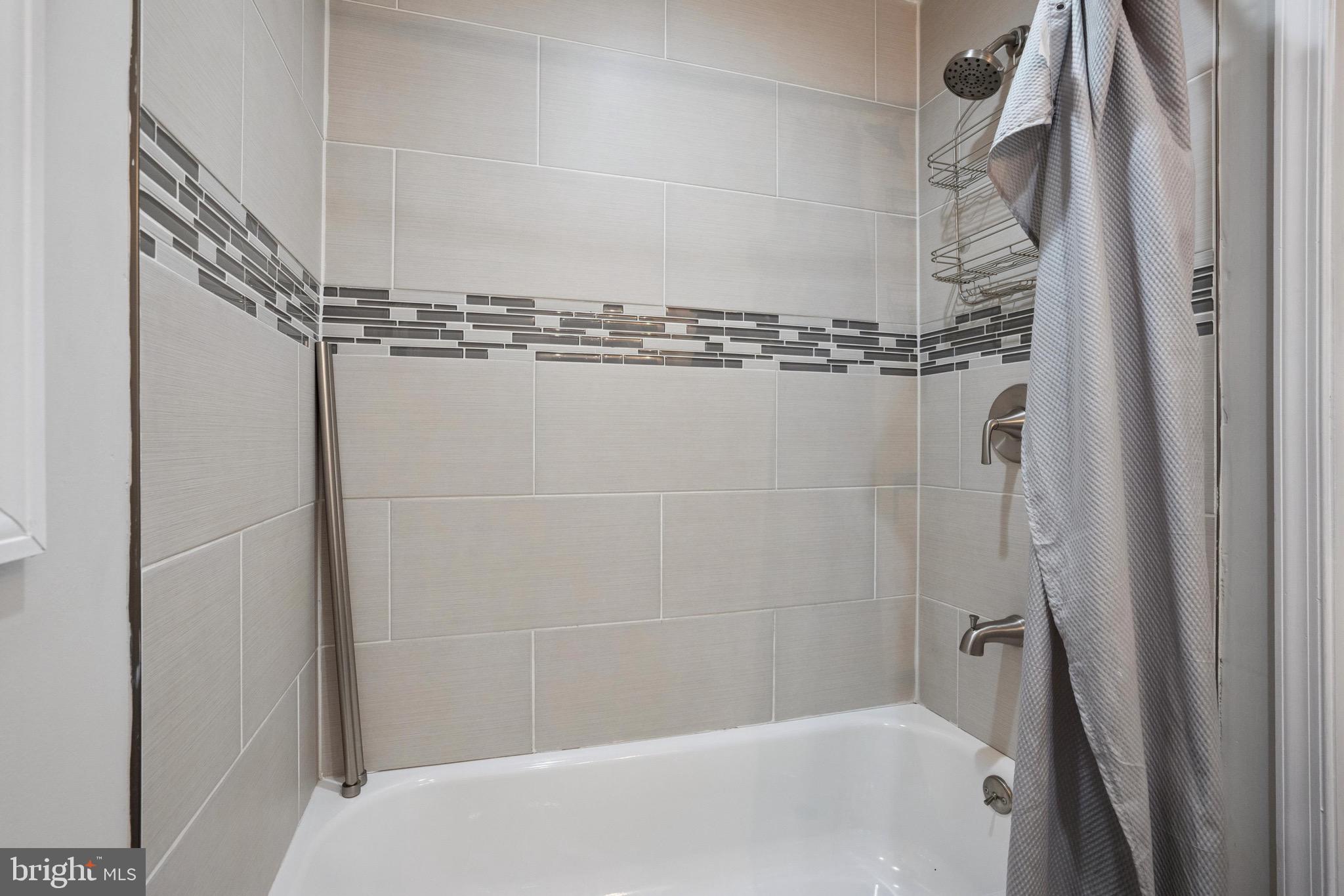 FEASTERVILLE - Residential Lease