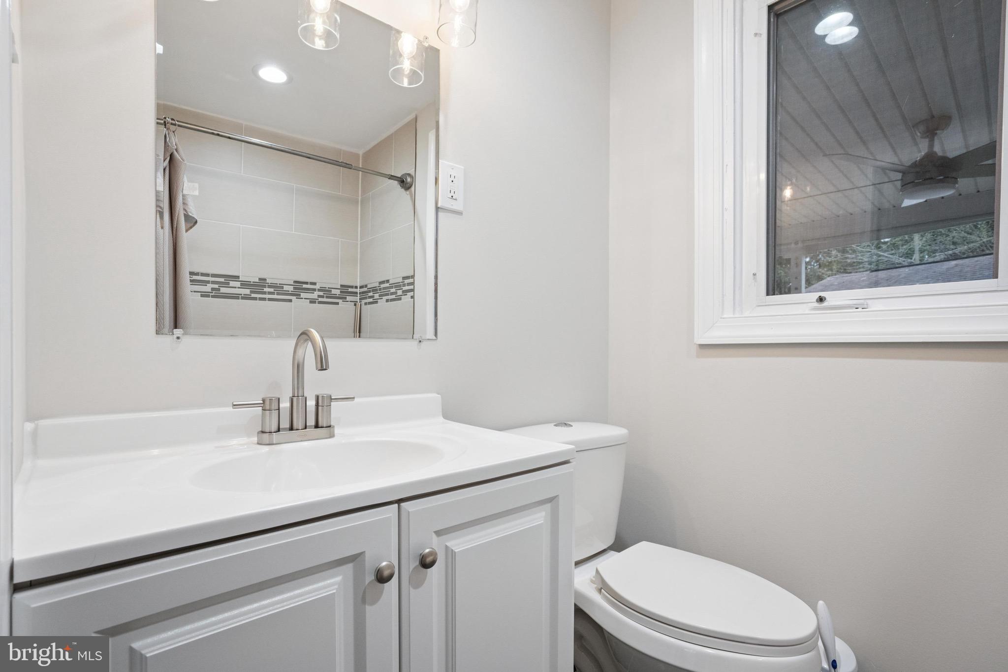 FEASTERVILLE - Residential Lease