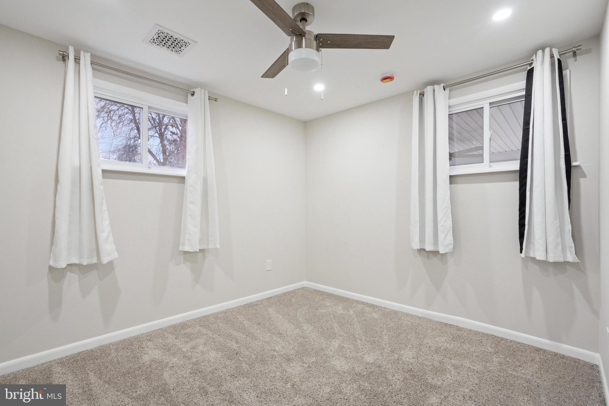 FEASTERVILLE - Residential Lease