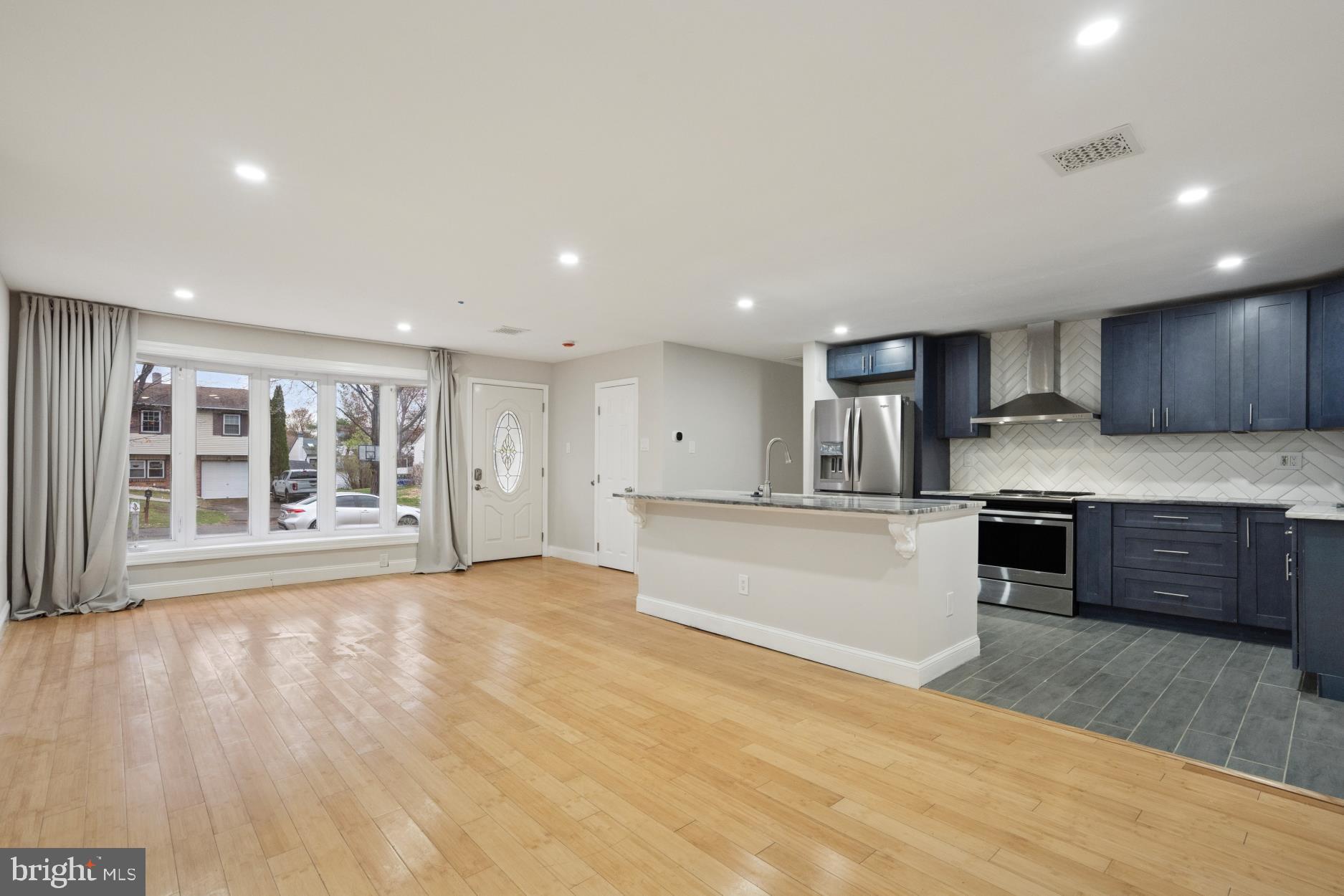 FEASTERVILLE - Residential Lease