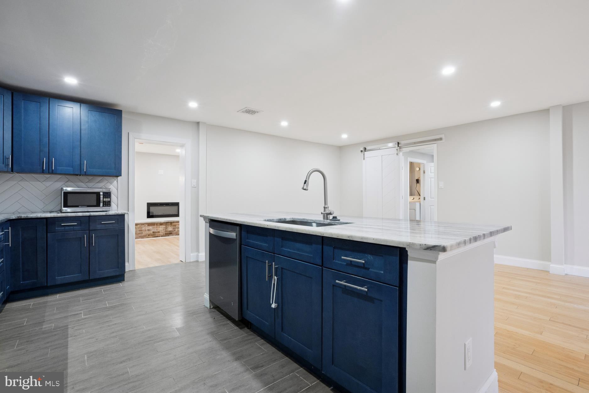 FEASTERVILLE - Residential Lease