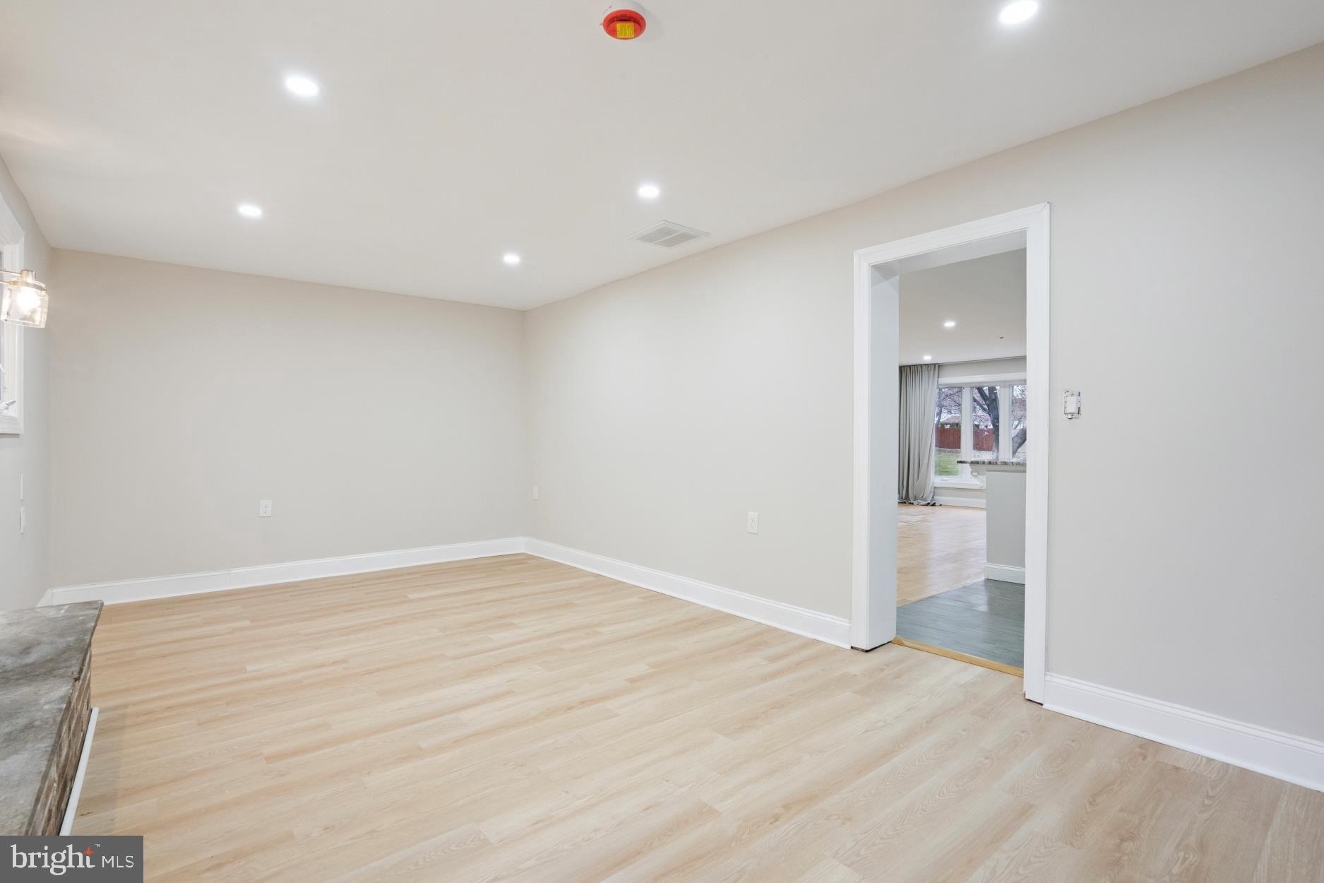 FEASTERVILLE - Residential Lease