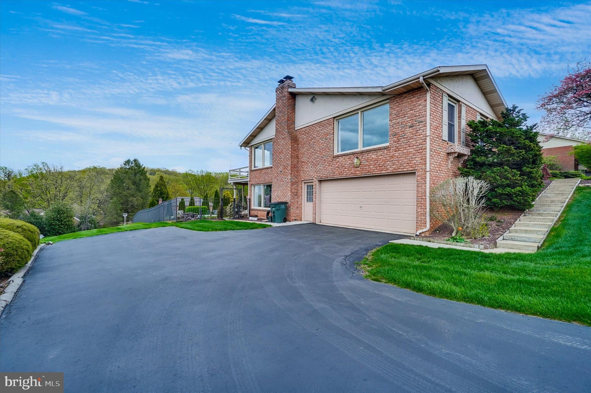 PENN OAKS - Residential