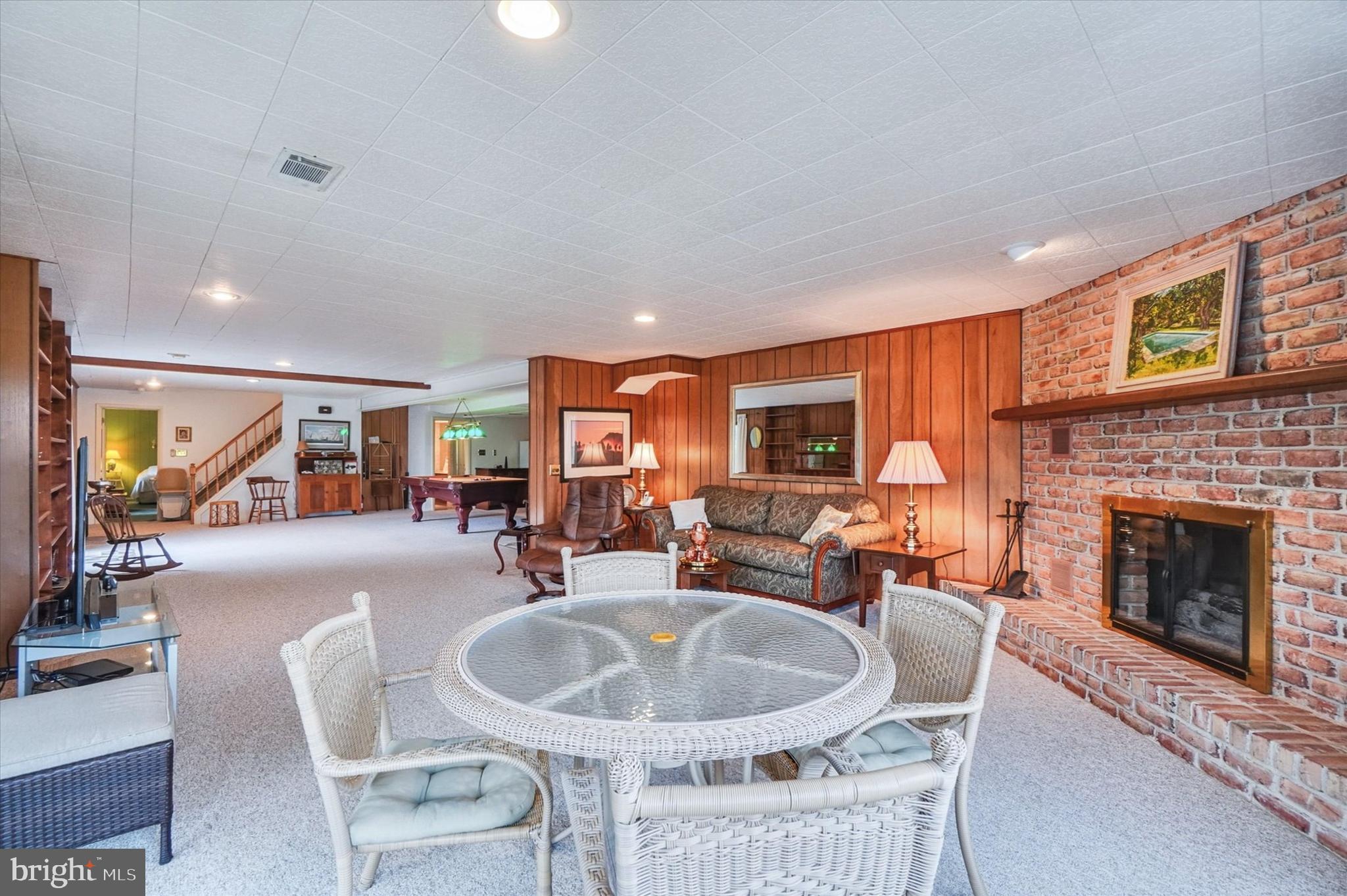 PENN OAKS - Residential