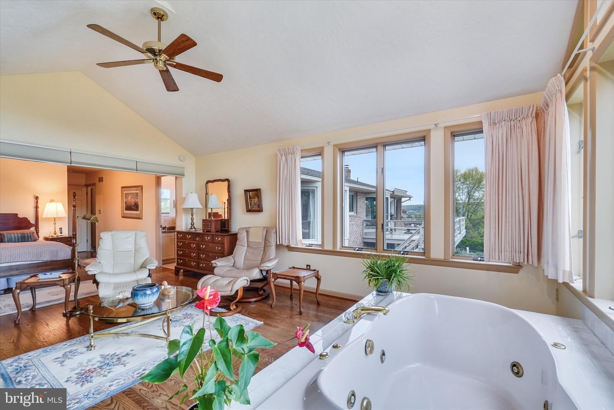 PENN OAKS - Residential