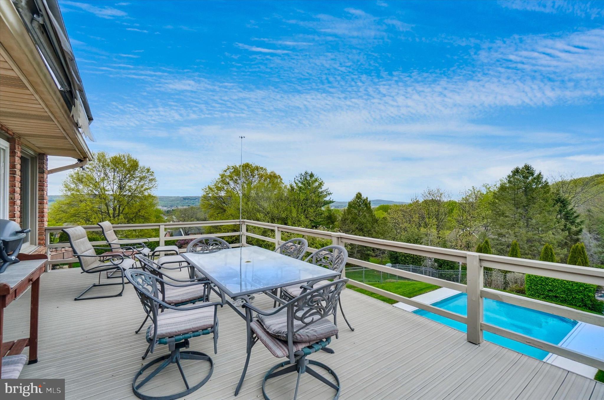 PENN OAKS - Residential