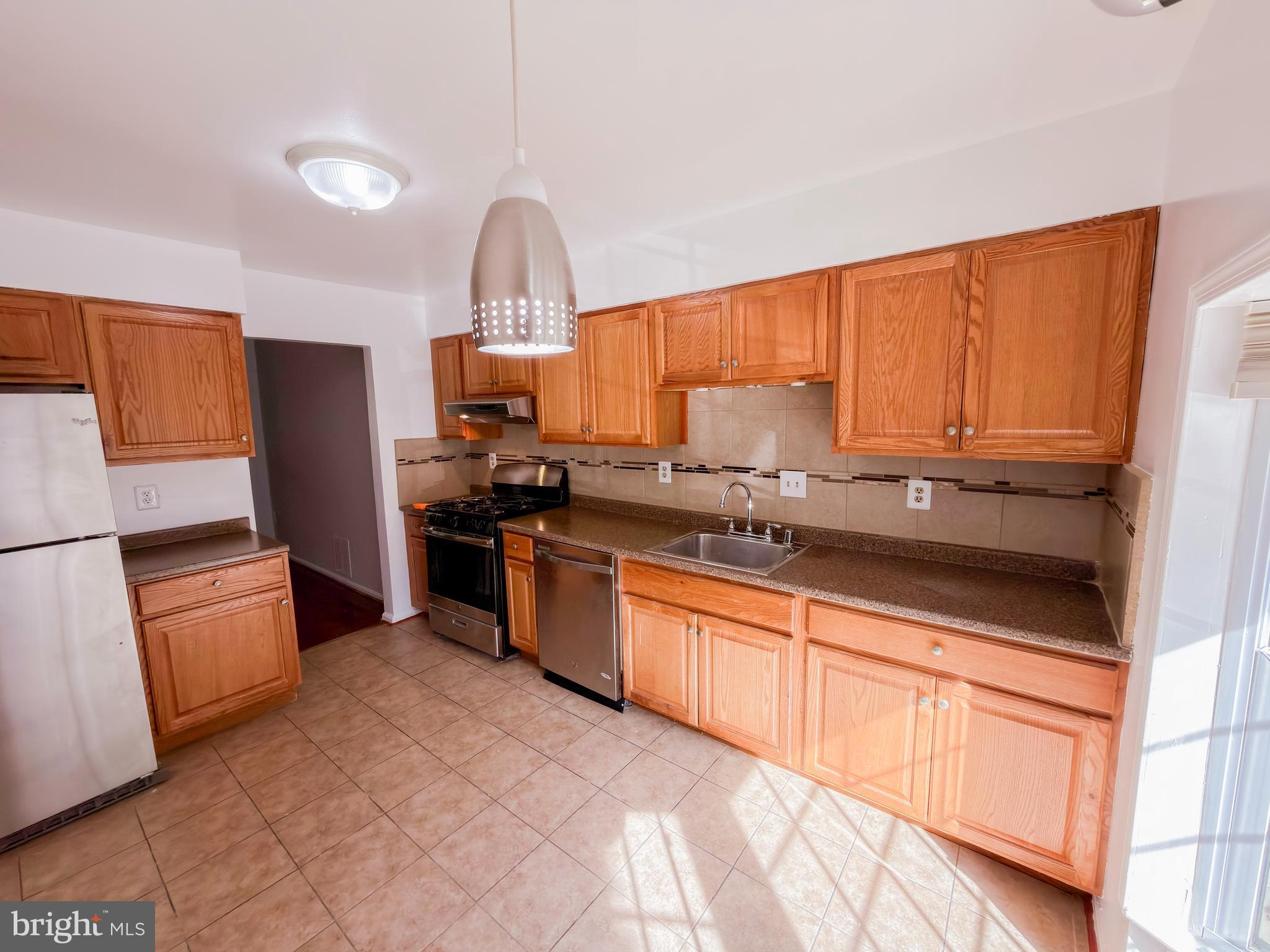 ROCK CREEK MANOR - Residential Lease