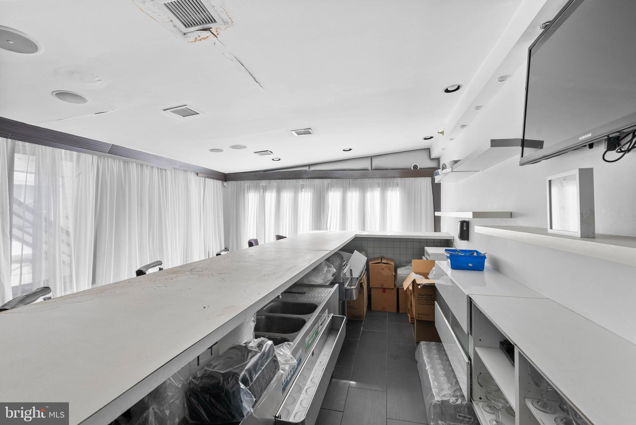 BELLA VISTA - Commercial Sale