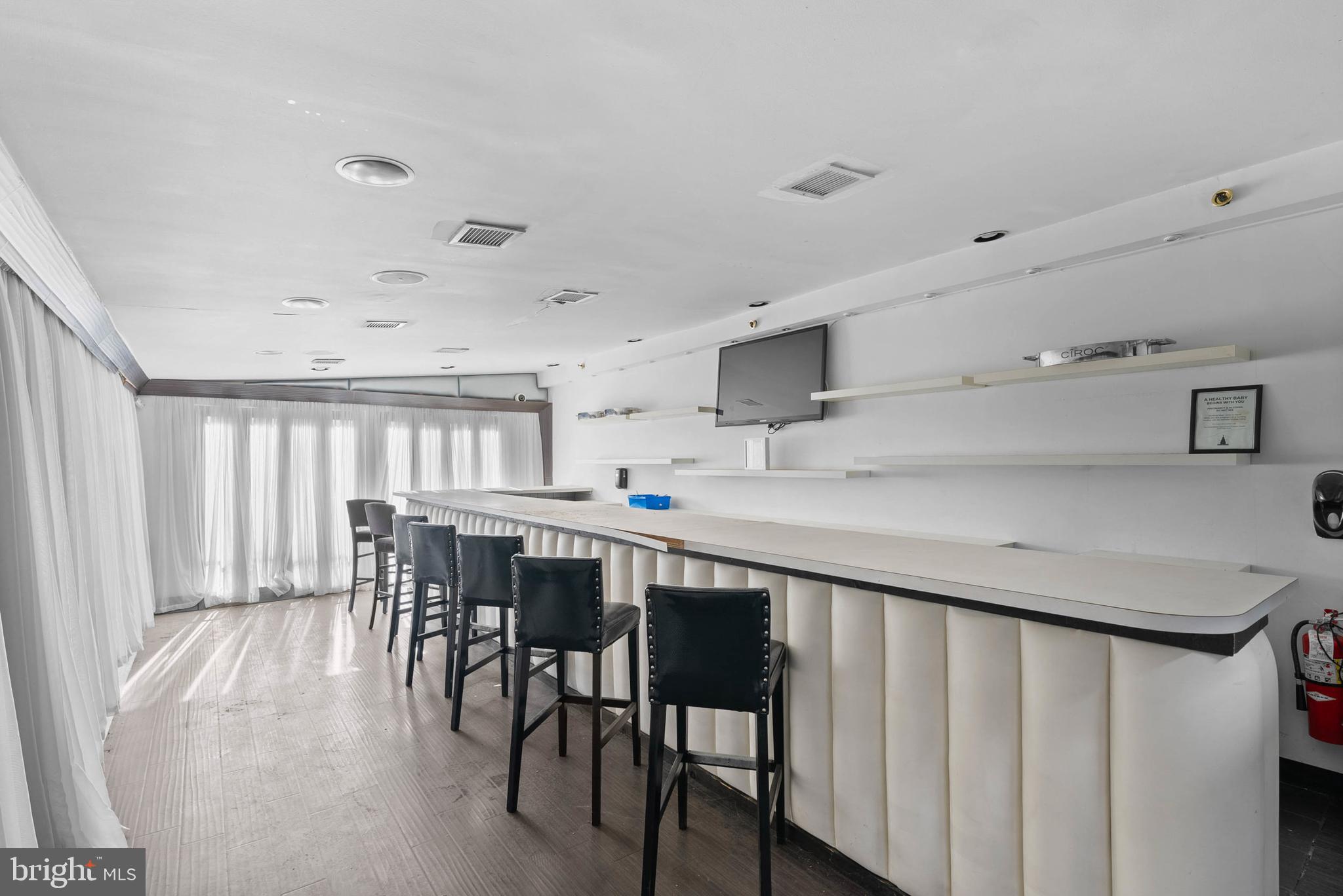 BELLA VISTA - Commercial Sale