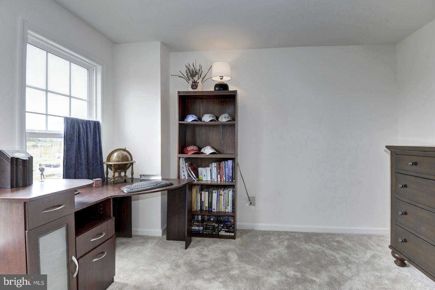 SIGNATURE AT BROADLANDS - Residential