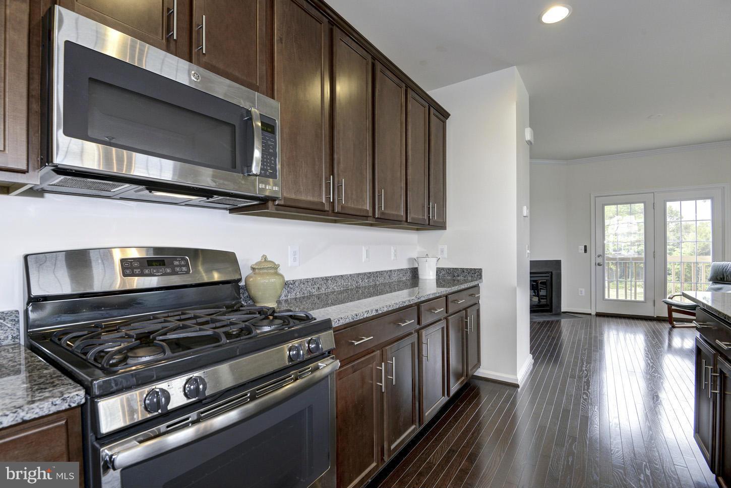 SIGNATURE AT BROADLANDS - Residential