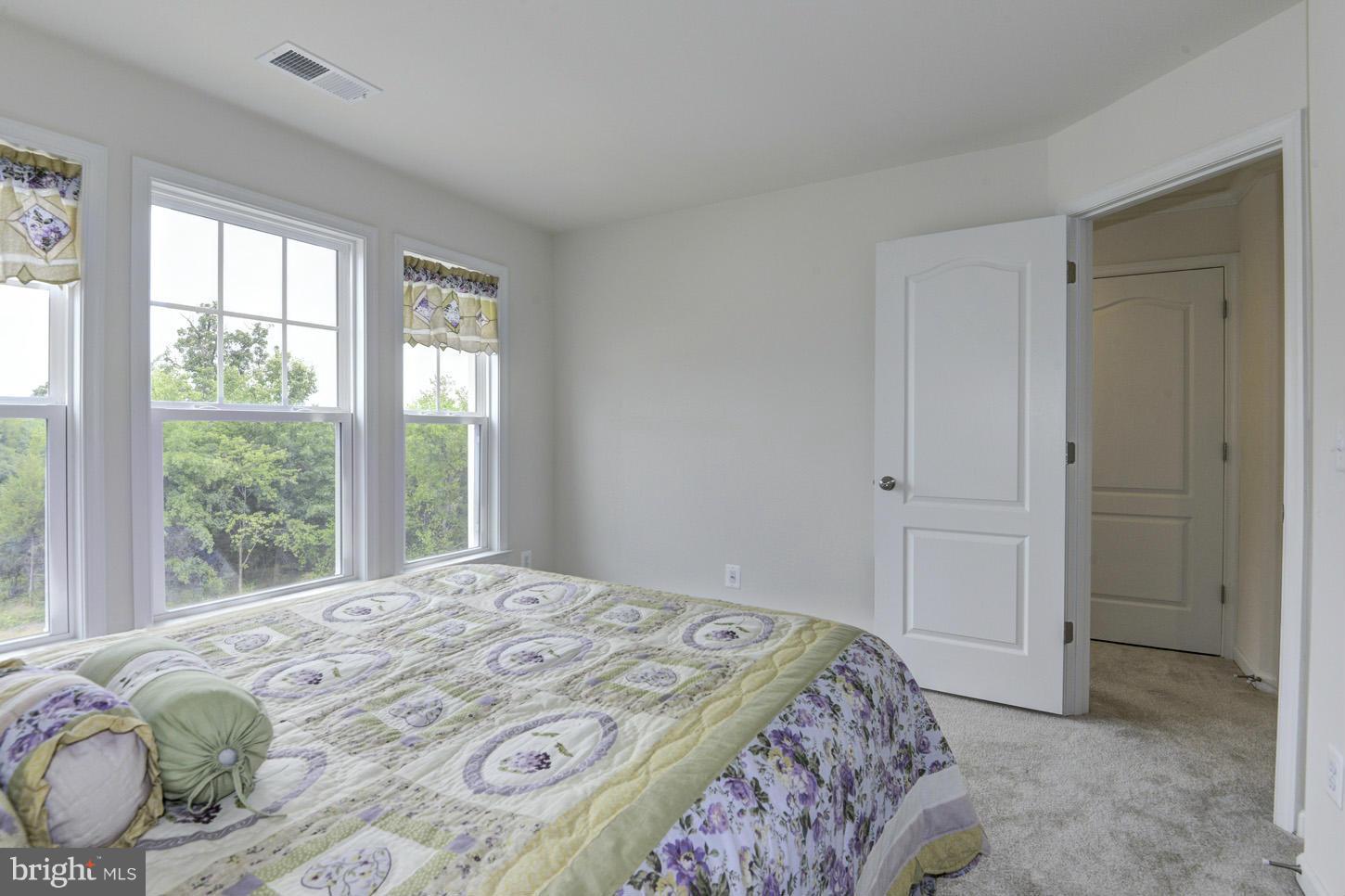 SIGNATURE AT BROADLANDS - Residential