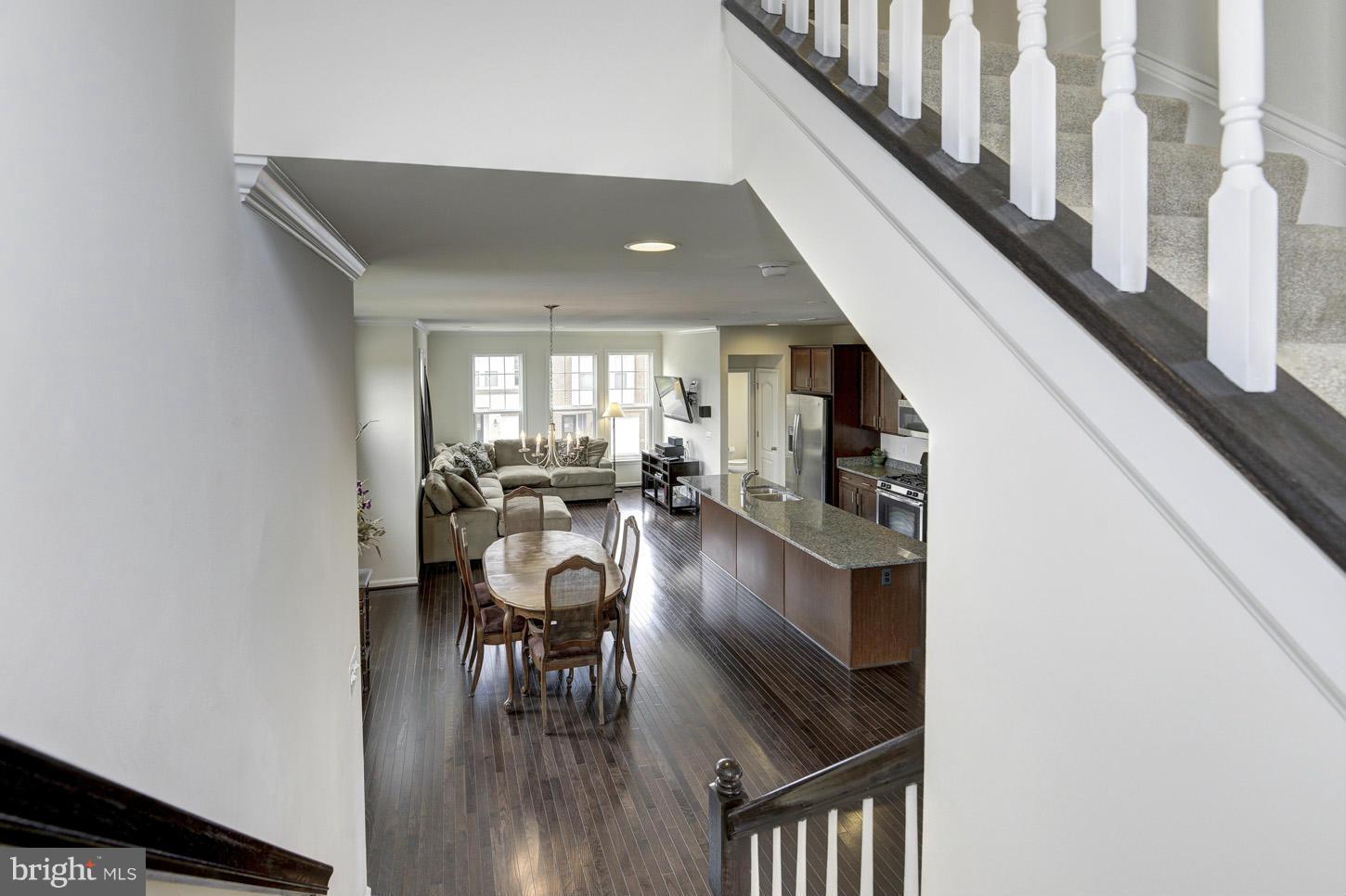 SIGNATURE AT BROADLANDS - Residential