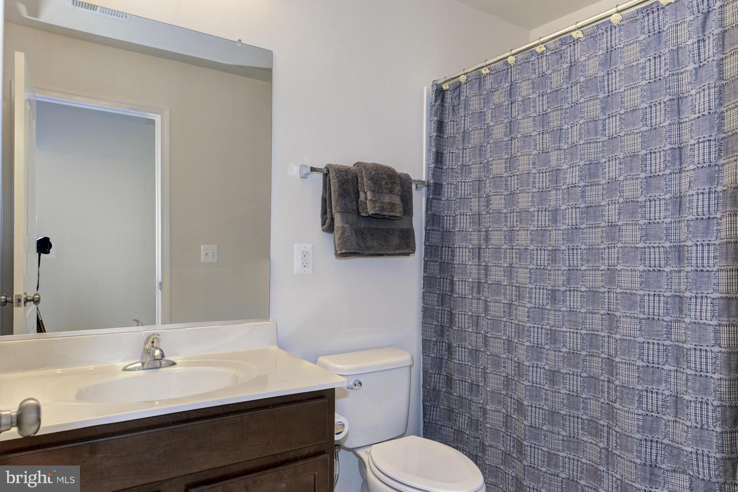 SIGNATURE AT BROADLANDS - Residential