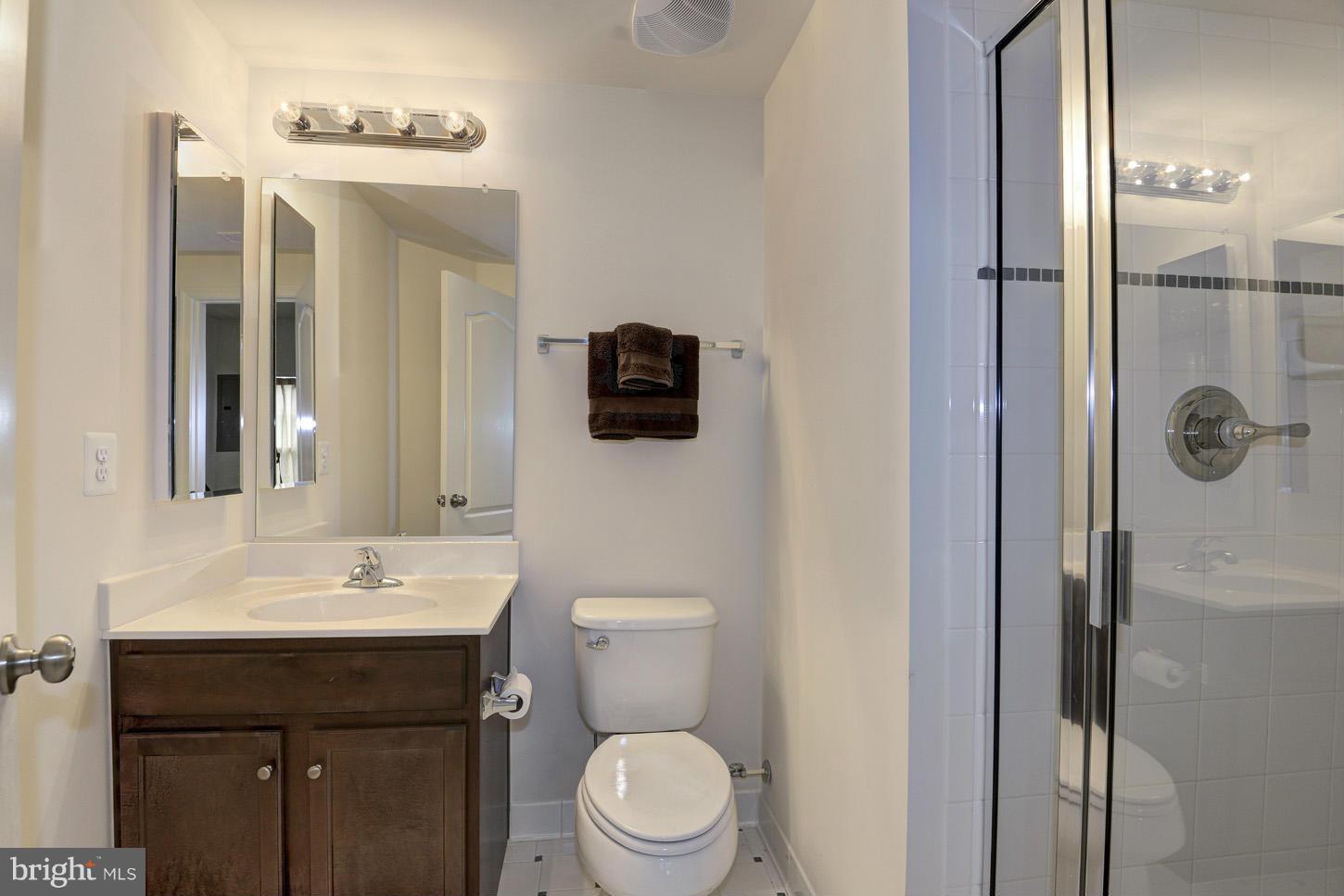 SIGNATURE AT BROADLANDS - Residential