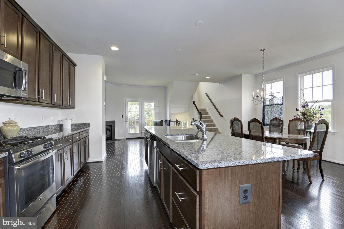 SIGNATURE AT BROADLANDS - Residential