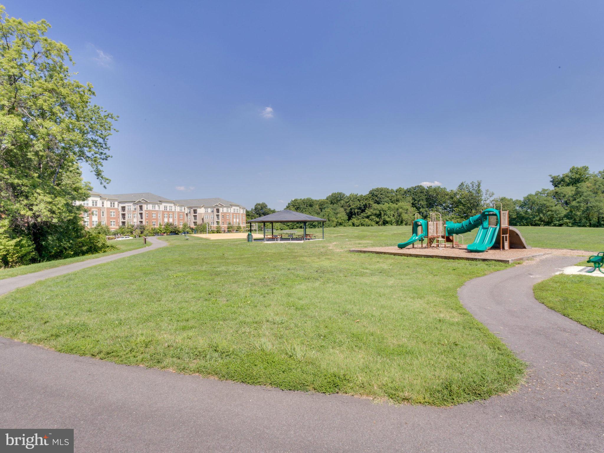 PAVILIONS AT HUNTINGTON - Residential