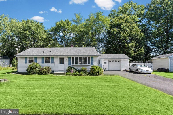 18 JEAN DR, TRENTON, NJ 08690 - Image 9b1e11ffcf3450db70f50c8affb37ef2/1923880547