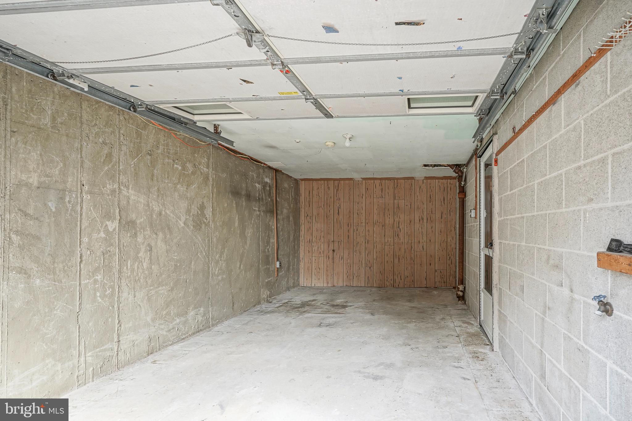 PHILADELPHIA (SOUTH) - Residential Lease