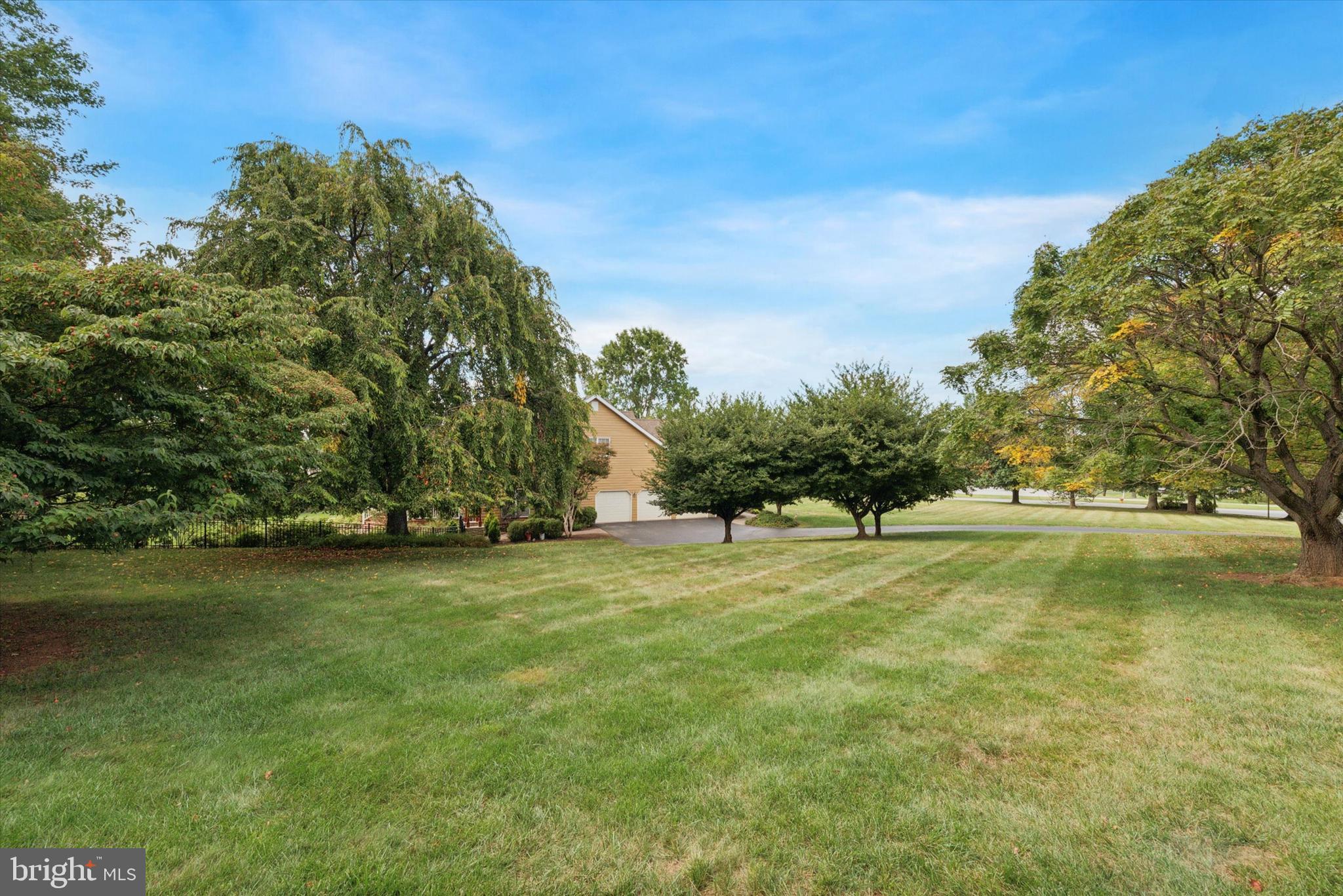 THORNBURY KNOLL - Residential