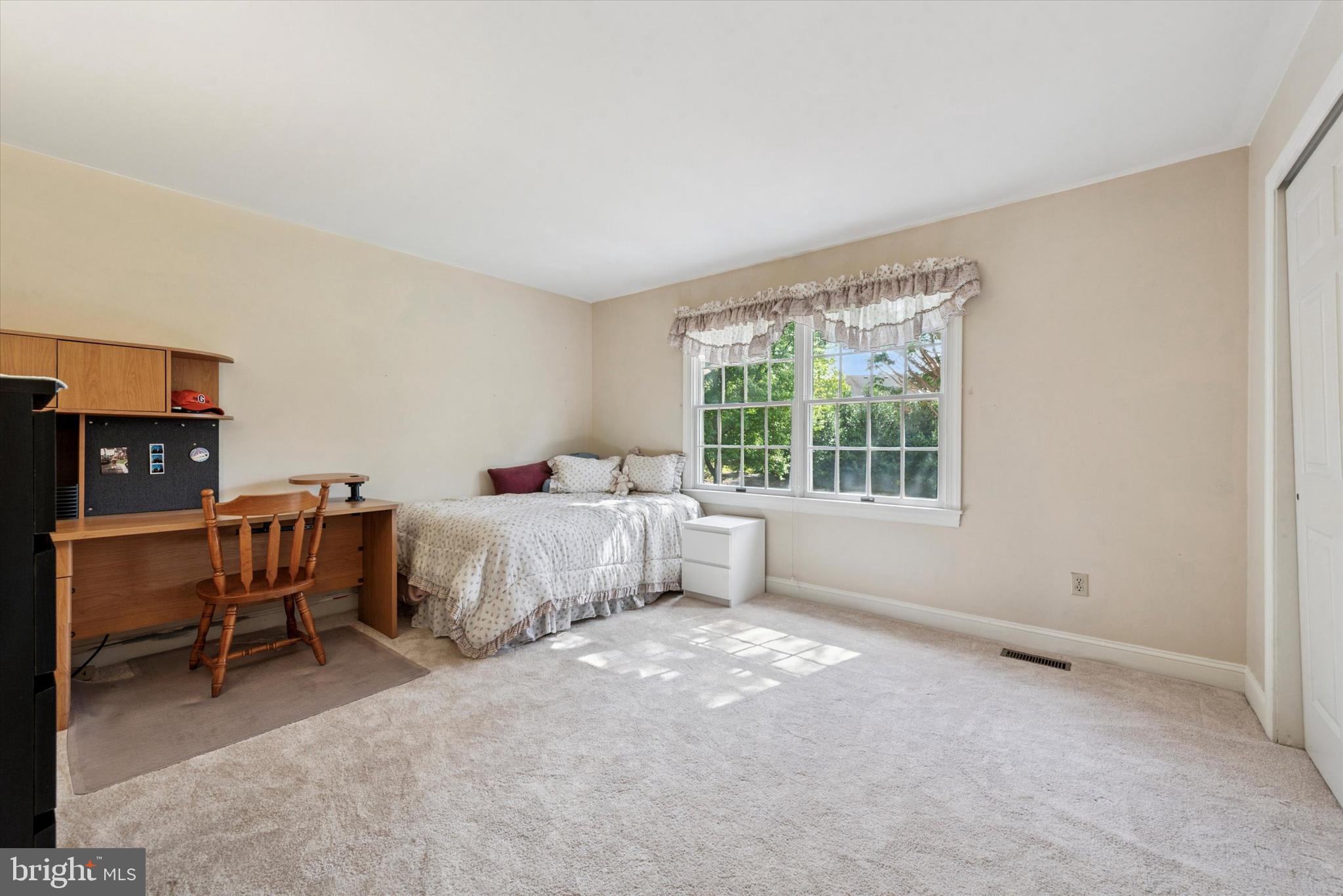 THORNBURY KNOLL - Residential