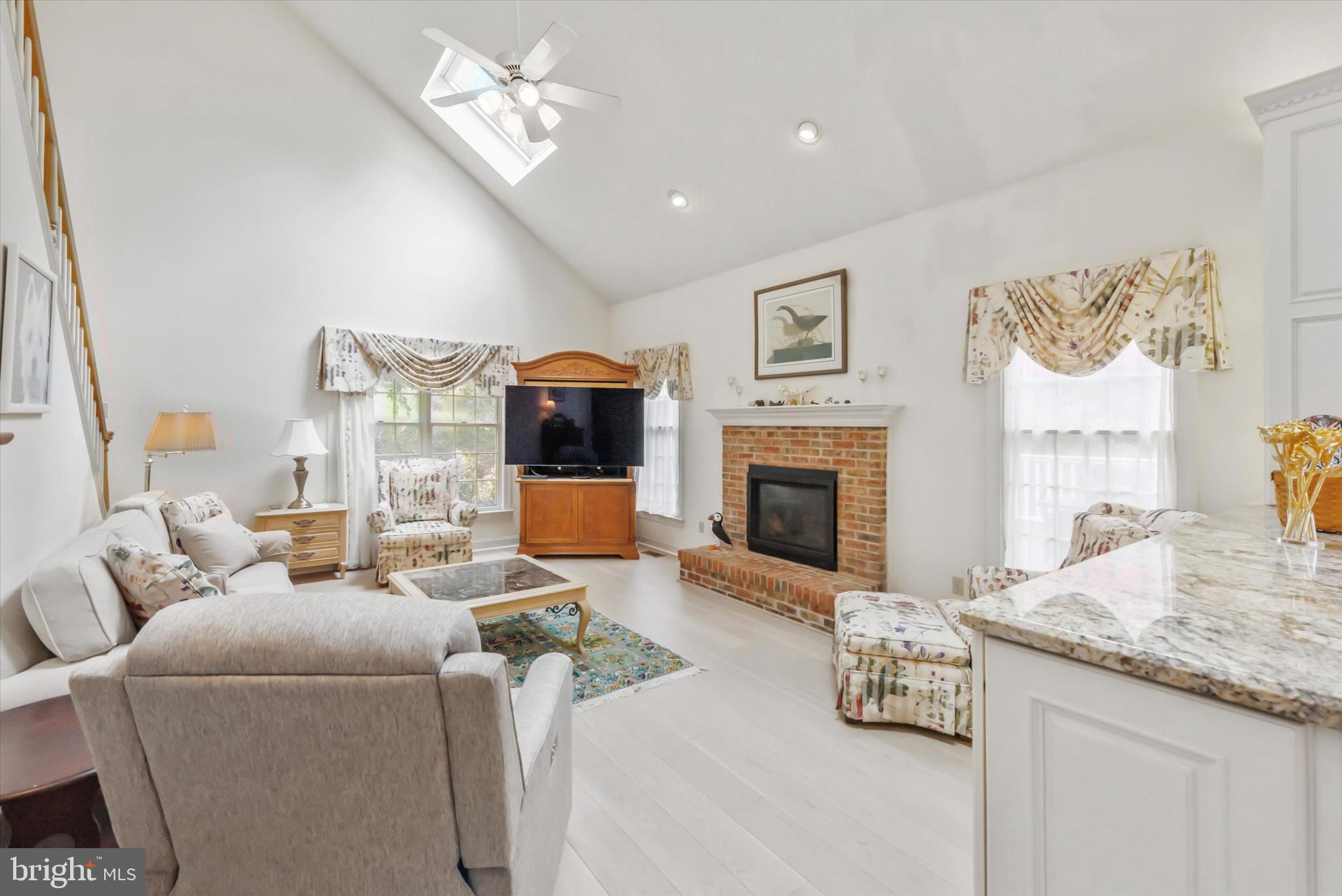 THORNBURY KNOLL - Residential