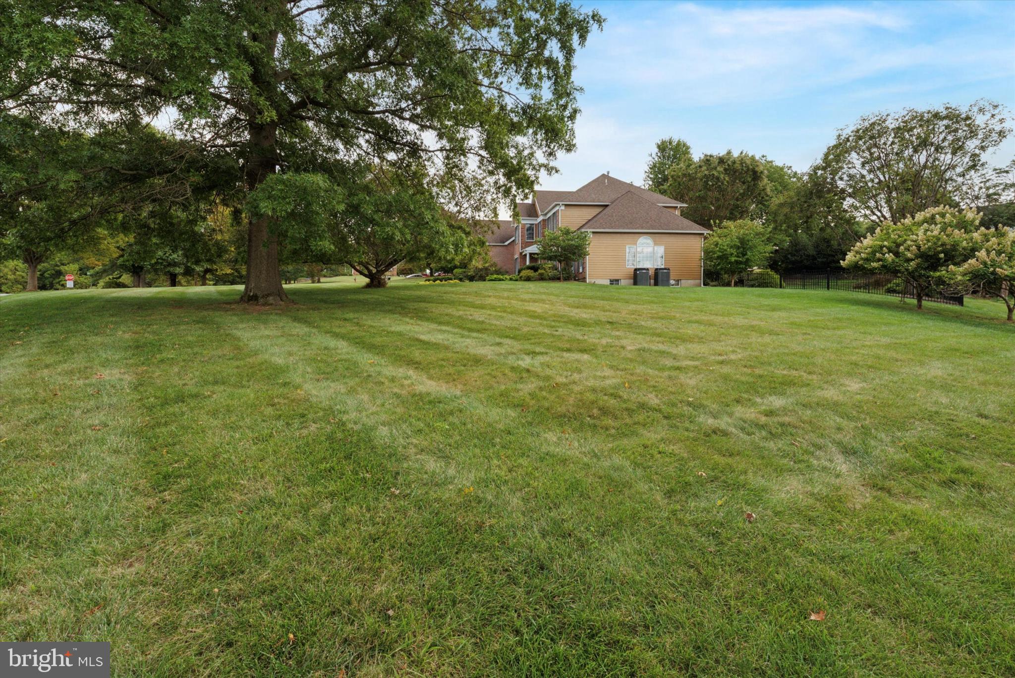 THORNBURY KNOLL - Residential