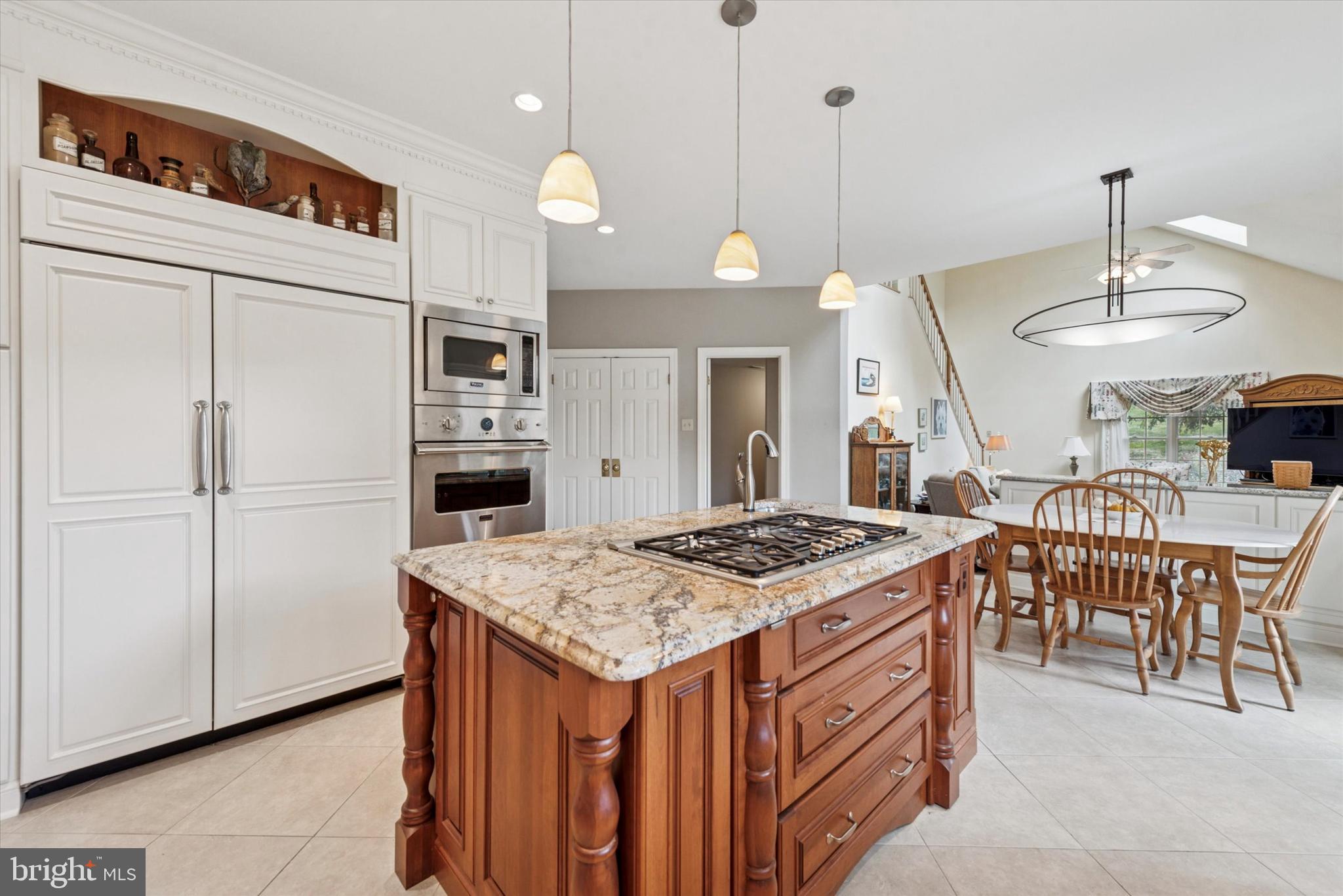 THORNBURY KNOLL - Residential