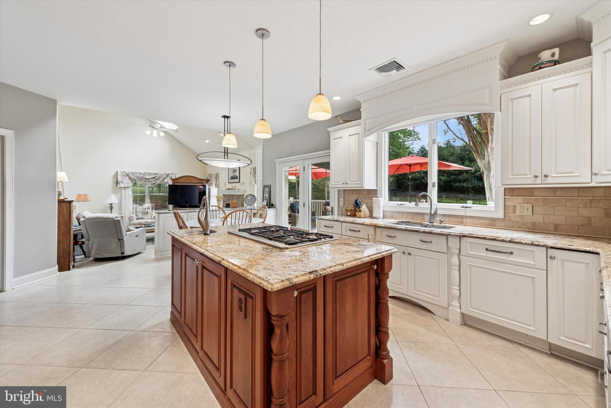 THORNBURY KNOLL - Residential