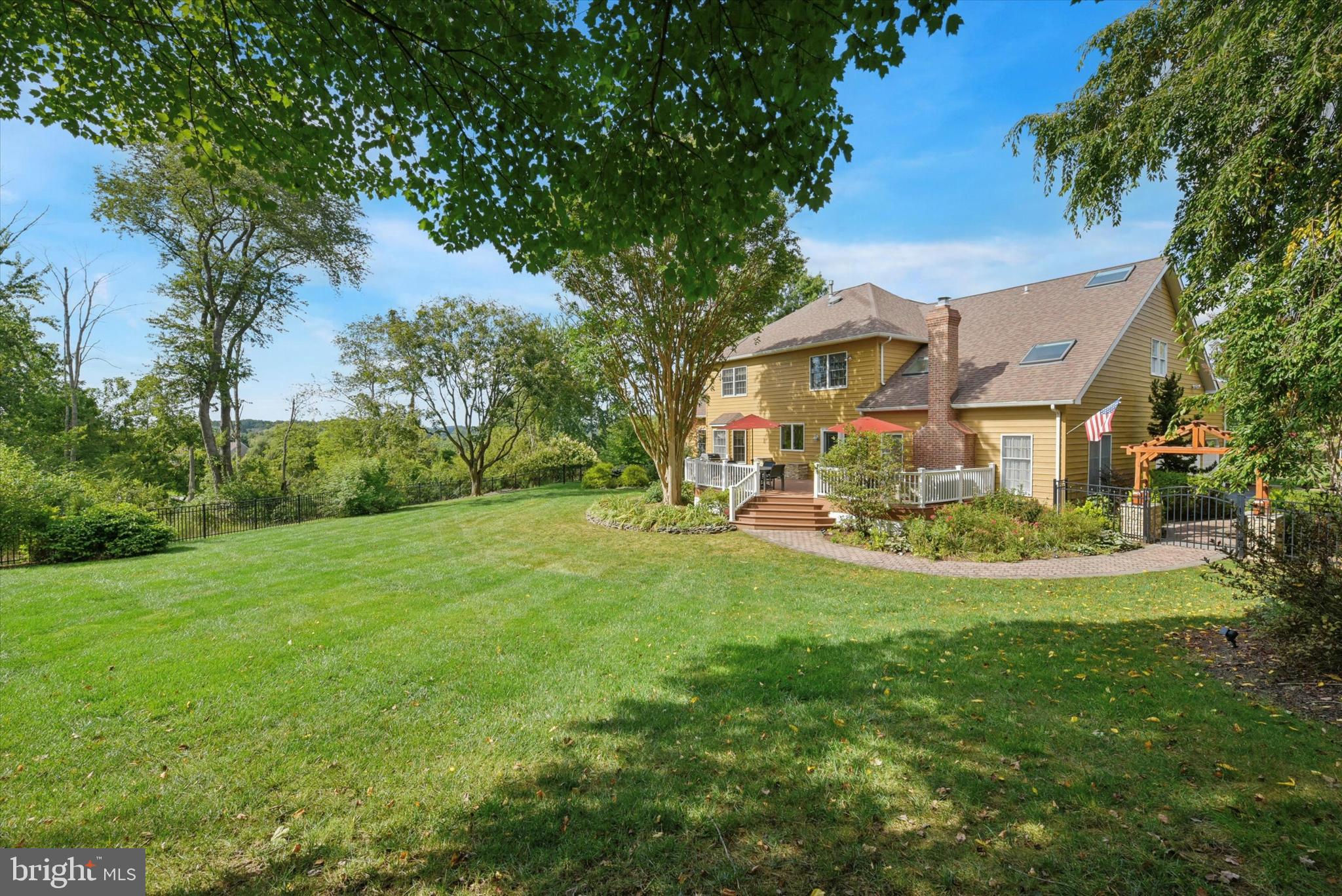 THORNBURY KNOLL - Residential