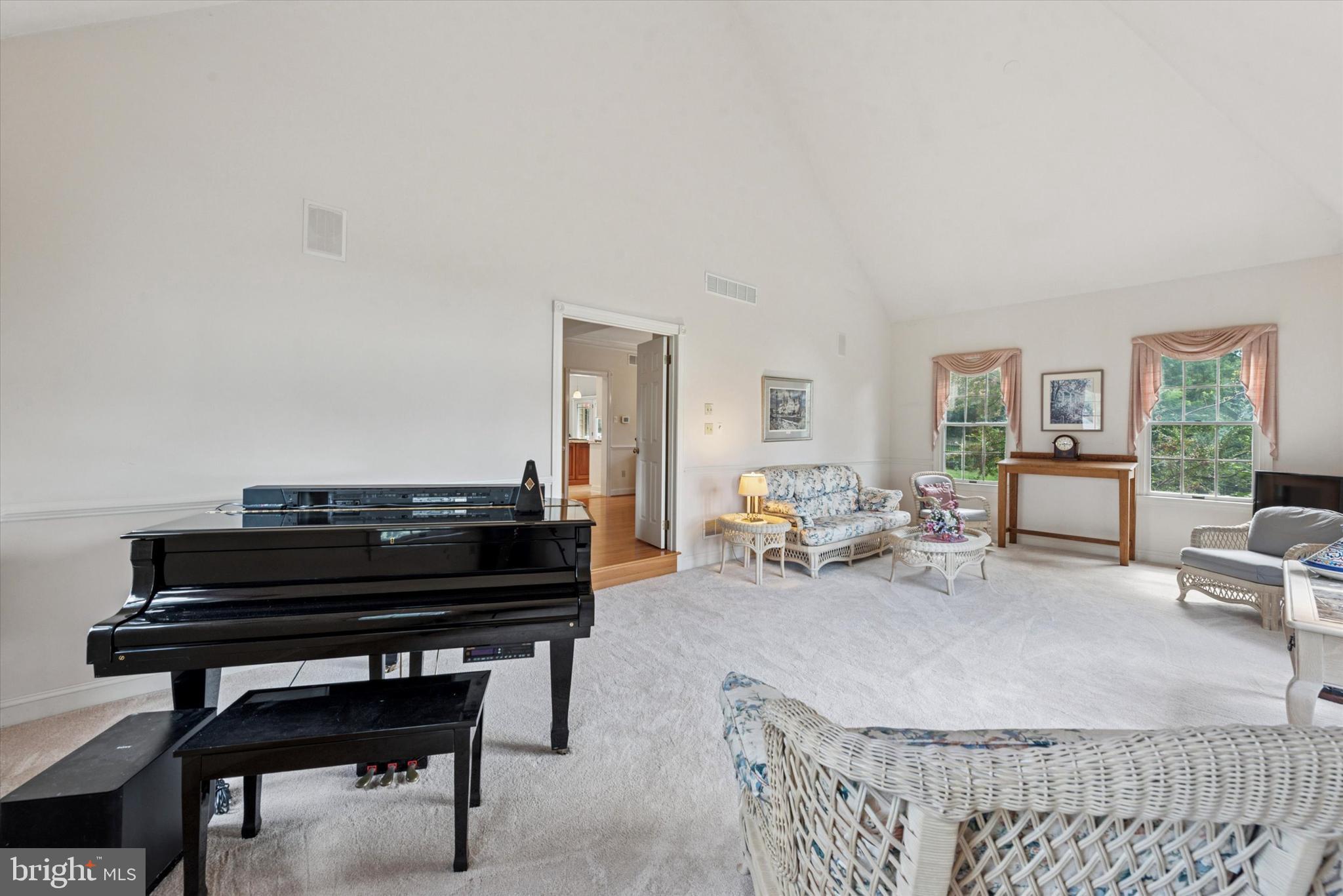 THORNBURY KNOLL - Residential