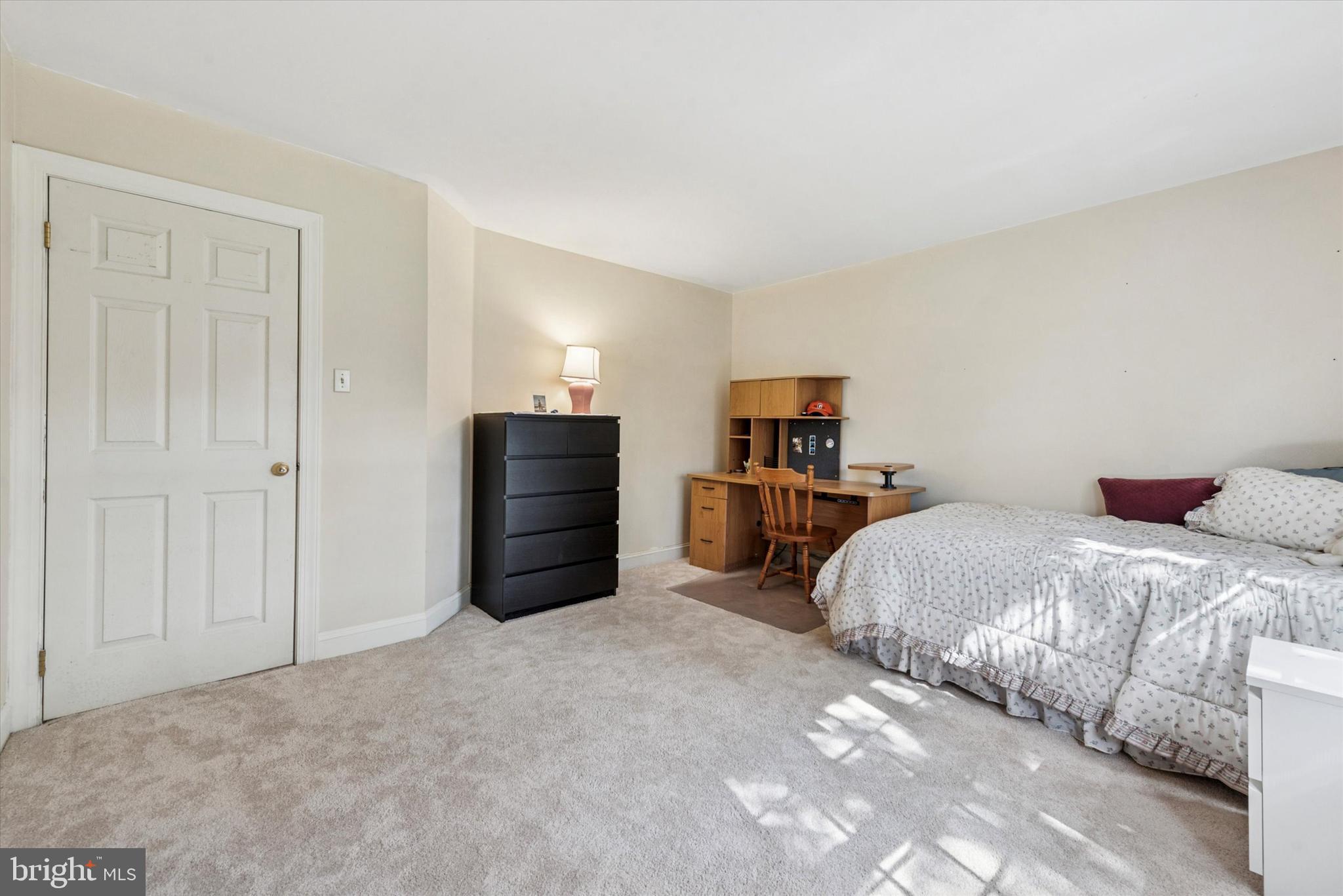 THORNBURY KNOLL - Residential