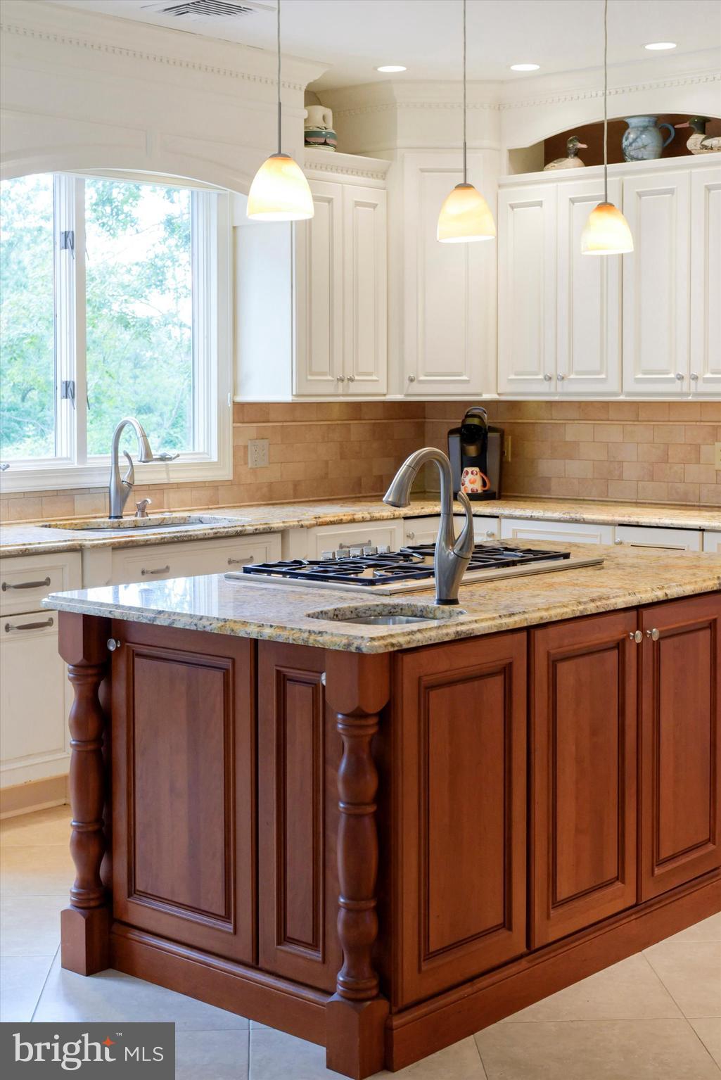 THORNBURY KNOLL - Residential