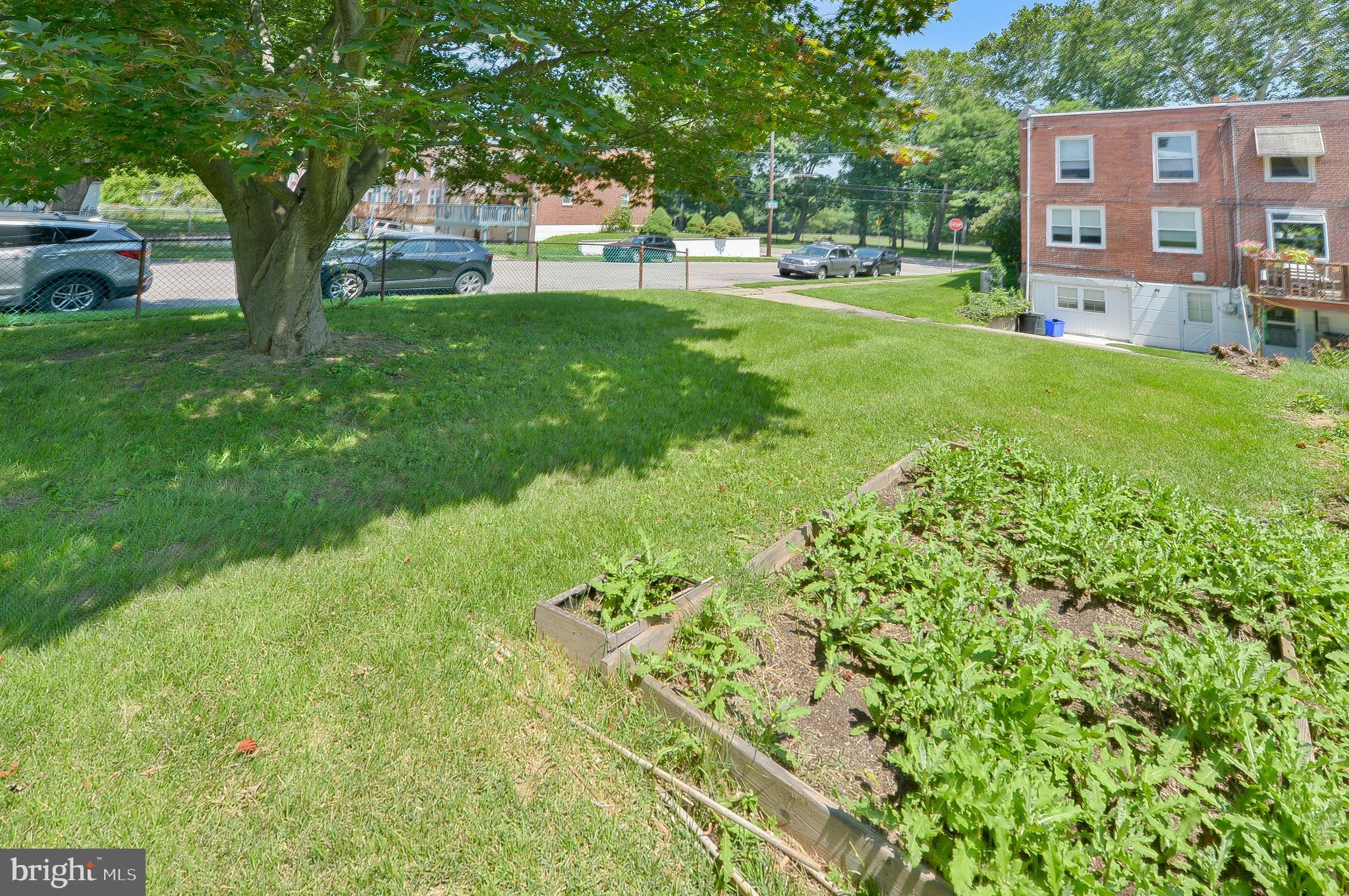 ROXBOROUGH - Residential