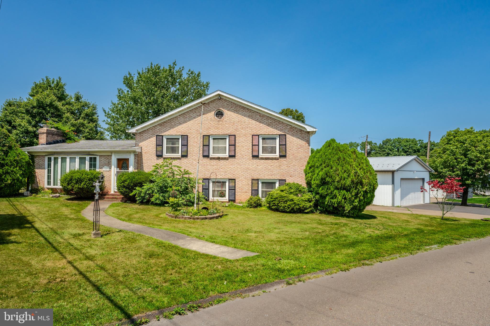 50 LINCOLN DRIVE