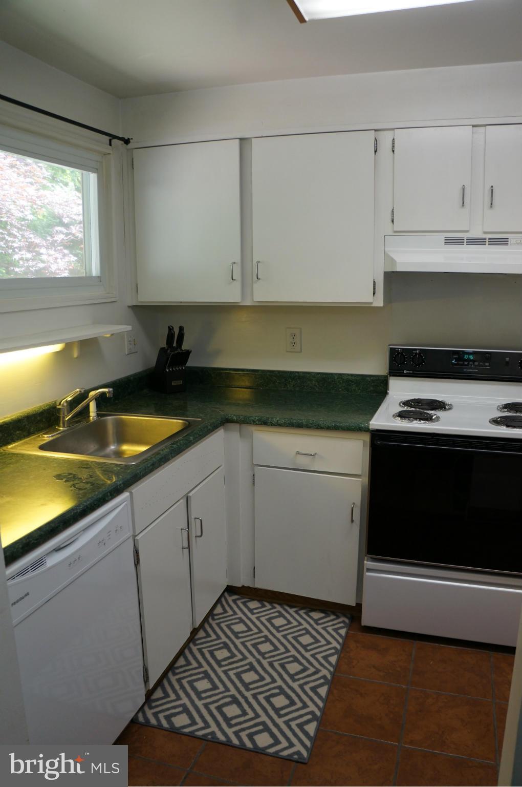 QUINCE ORCHARD KNOLLS - Residential