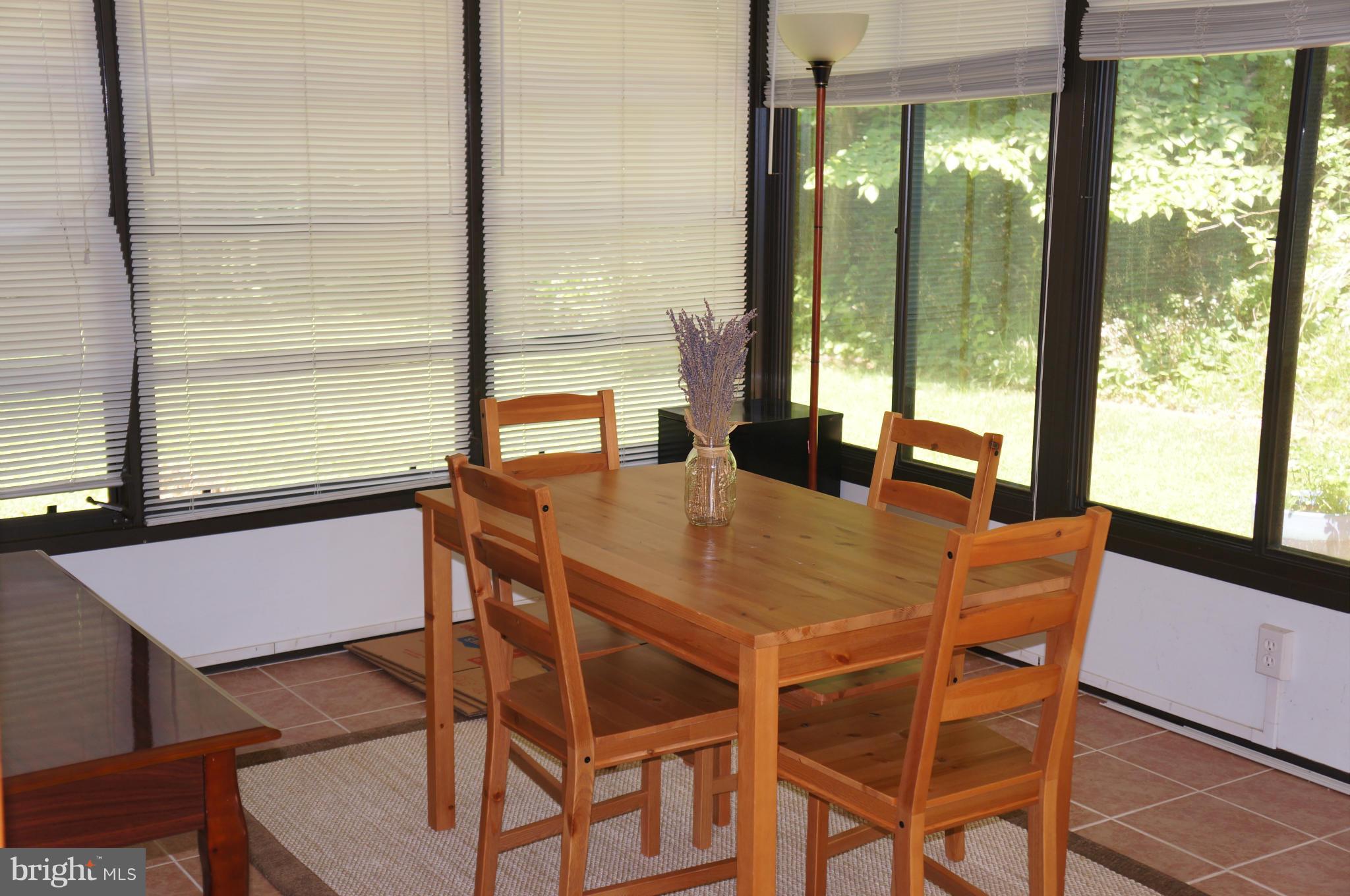 QUINCE ORCHARD KNOLLS - Residential