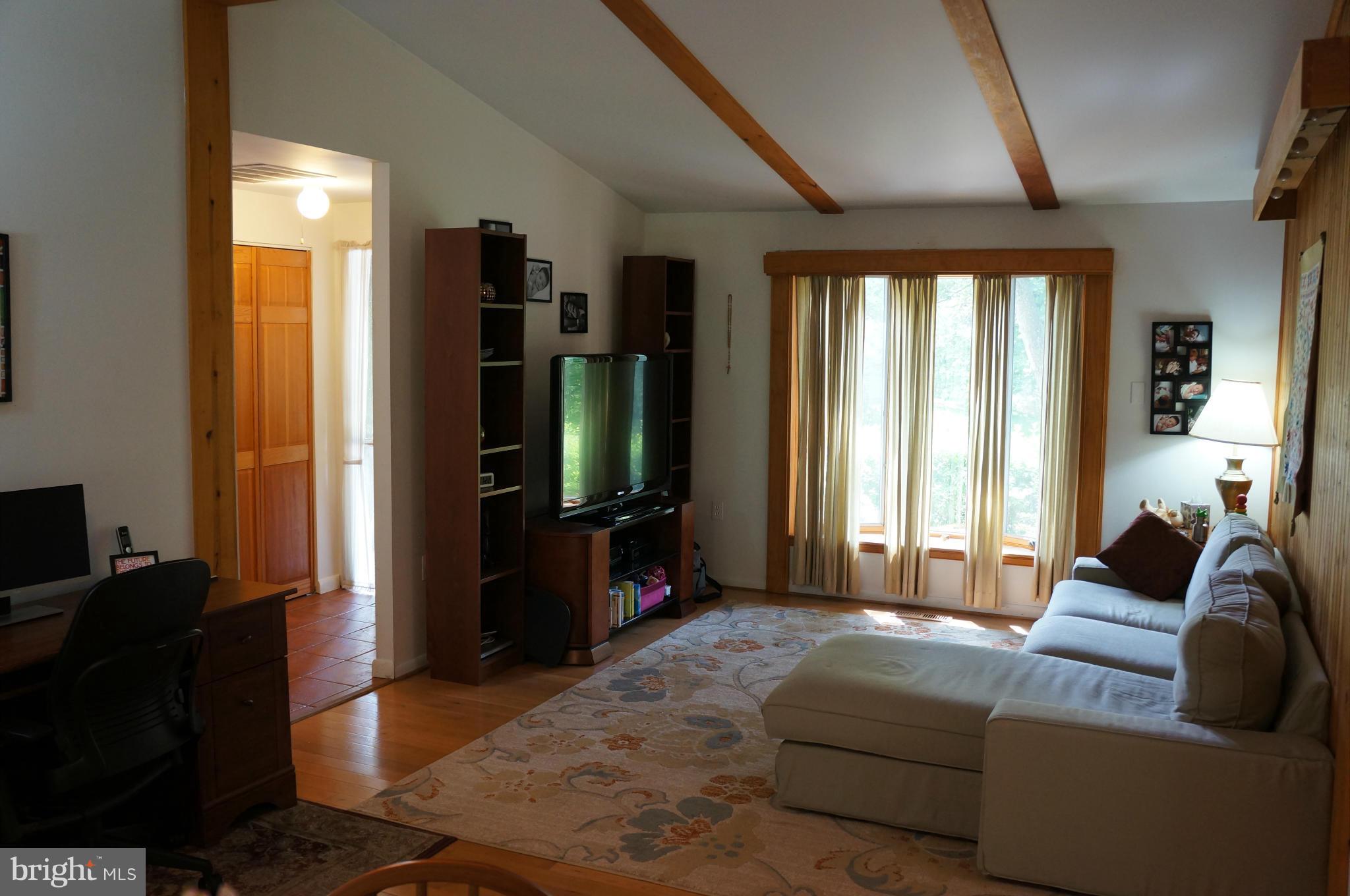 QUINCE ORCHARD KNOLLS - Residential