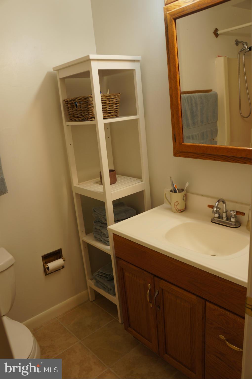 QUINCE ORCHARD KNOLLS - Residential