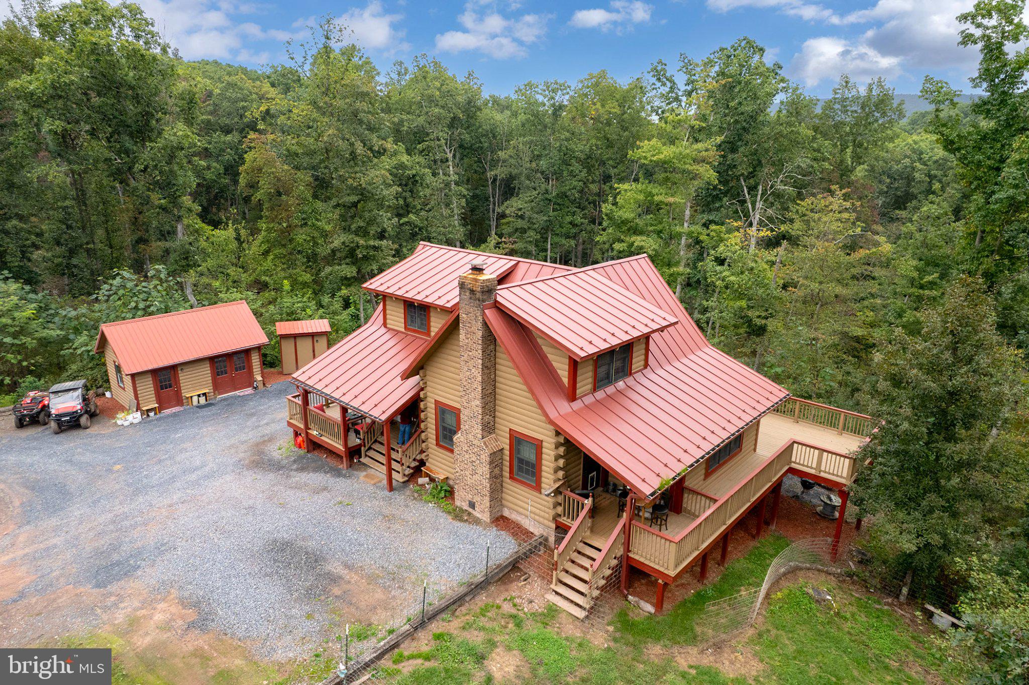 1305 WHISPERING PINES ROAD
