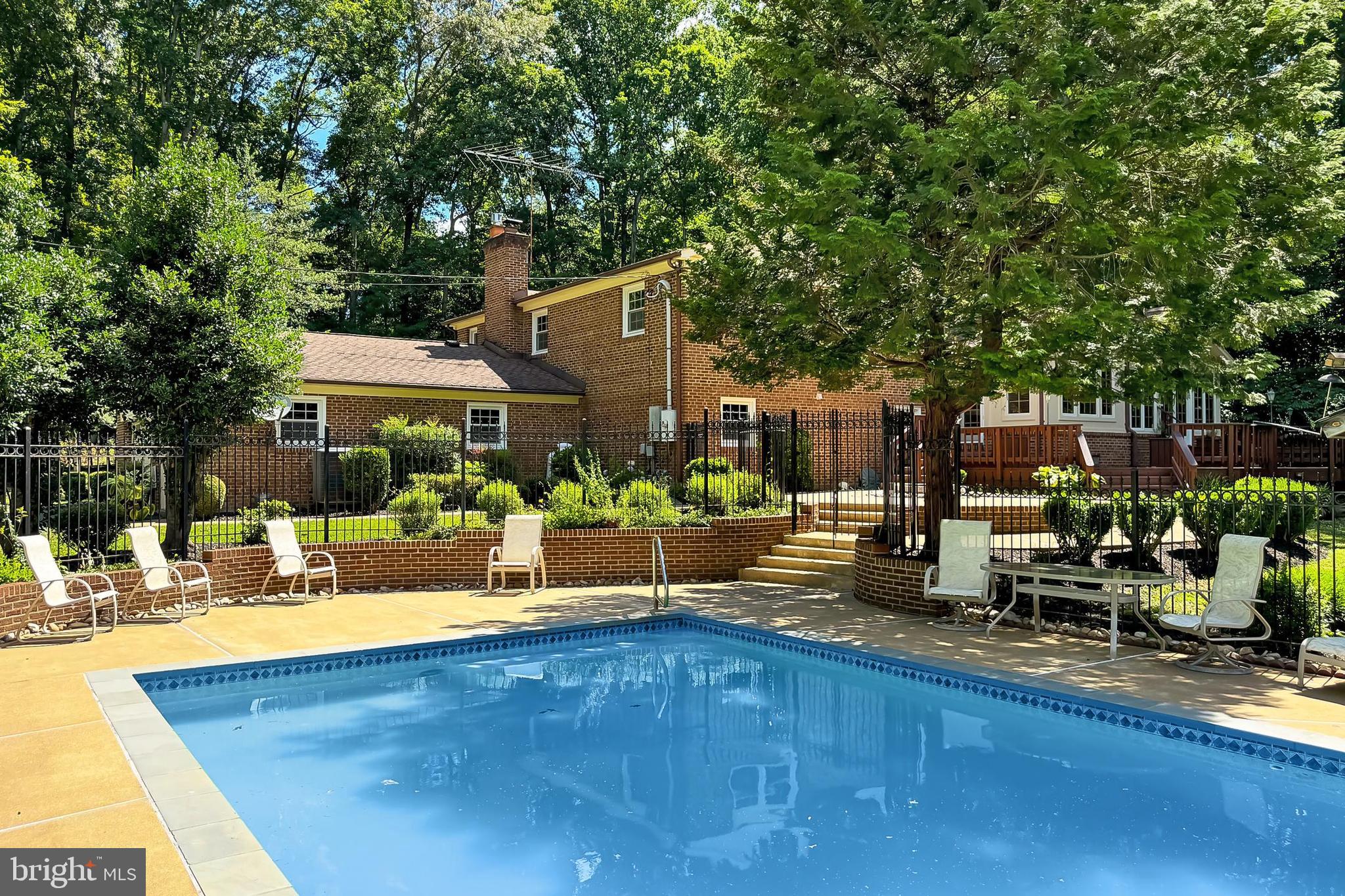 CLIFTON WOODS - Residential