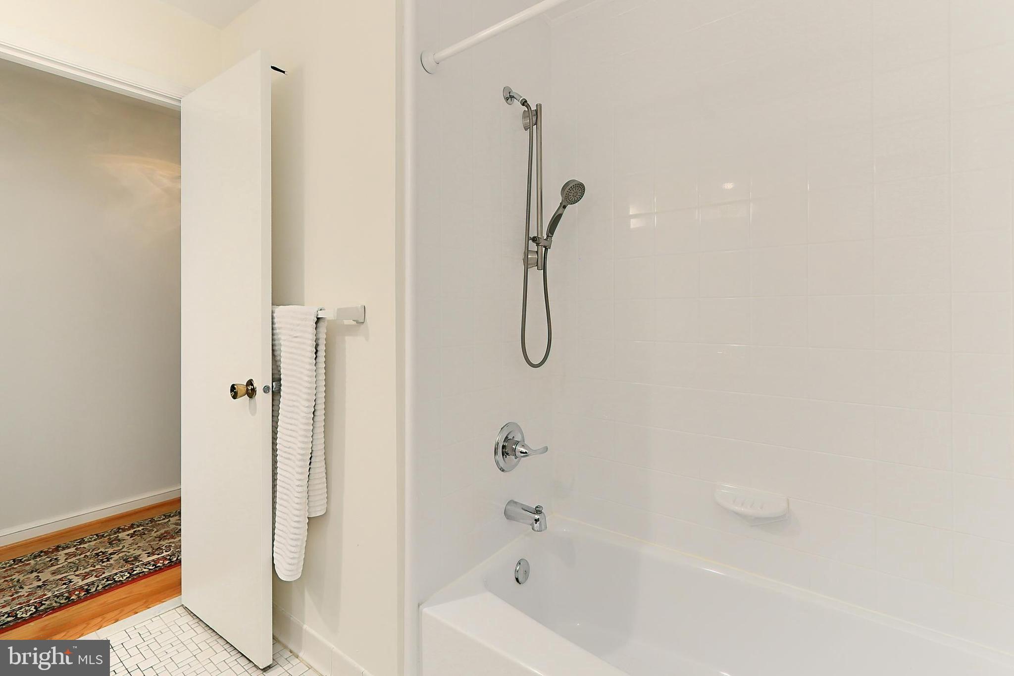 CLIFTON WOODS - Residential