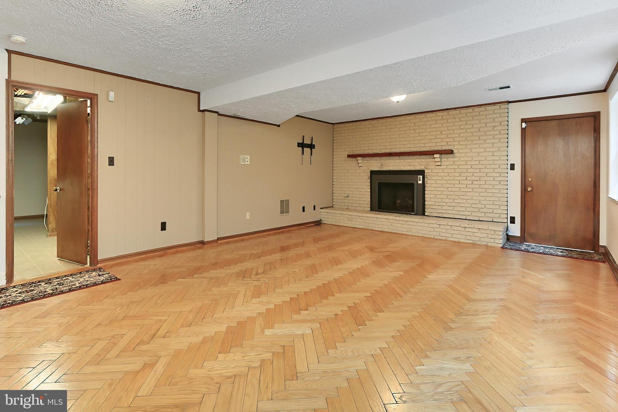 CLIFTON WOODS - Residential