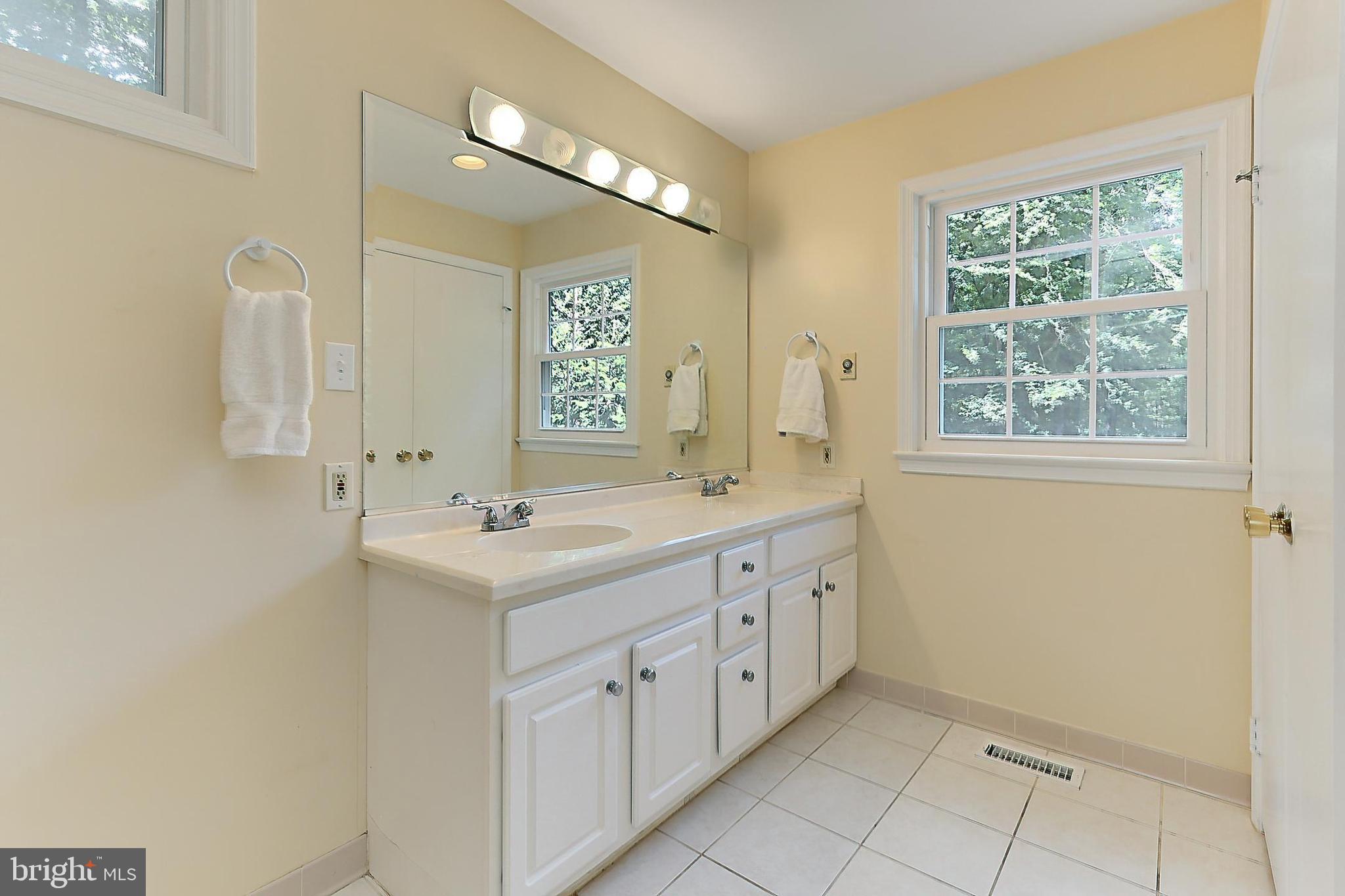 CLIFTON WOODS - Residential