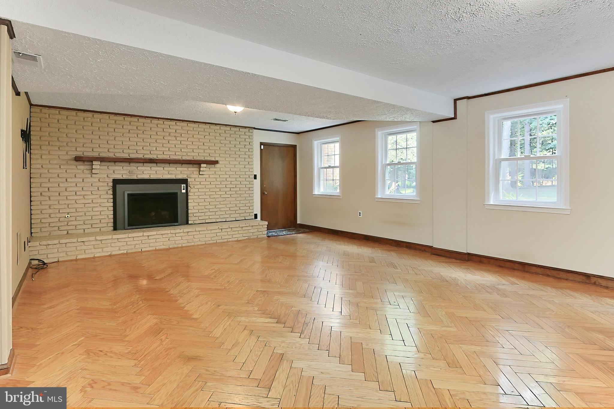 CLIFTON WOODS - Residential