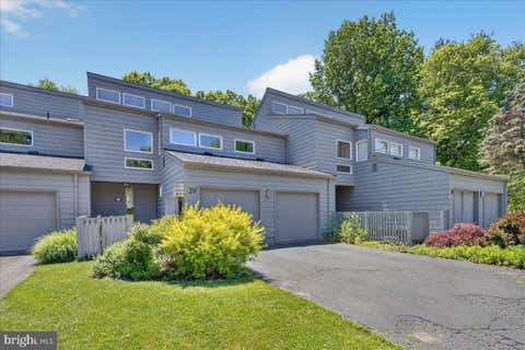 Townhouse For Sale - 29 Old Orchard Lane<br/> PRINCETON, NJ 08540