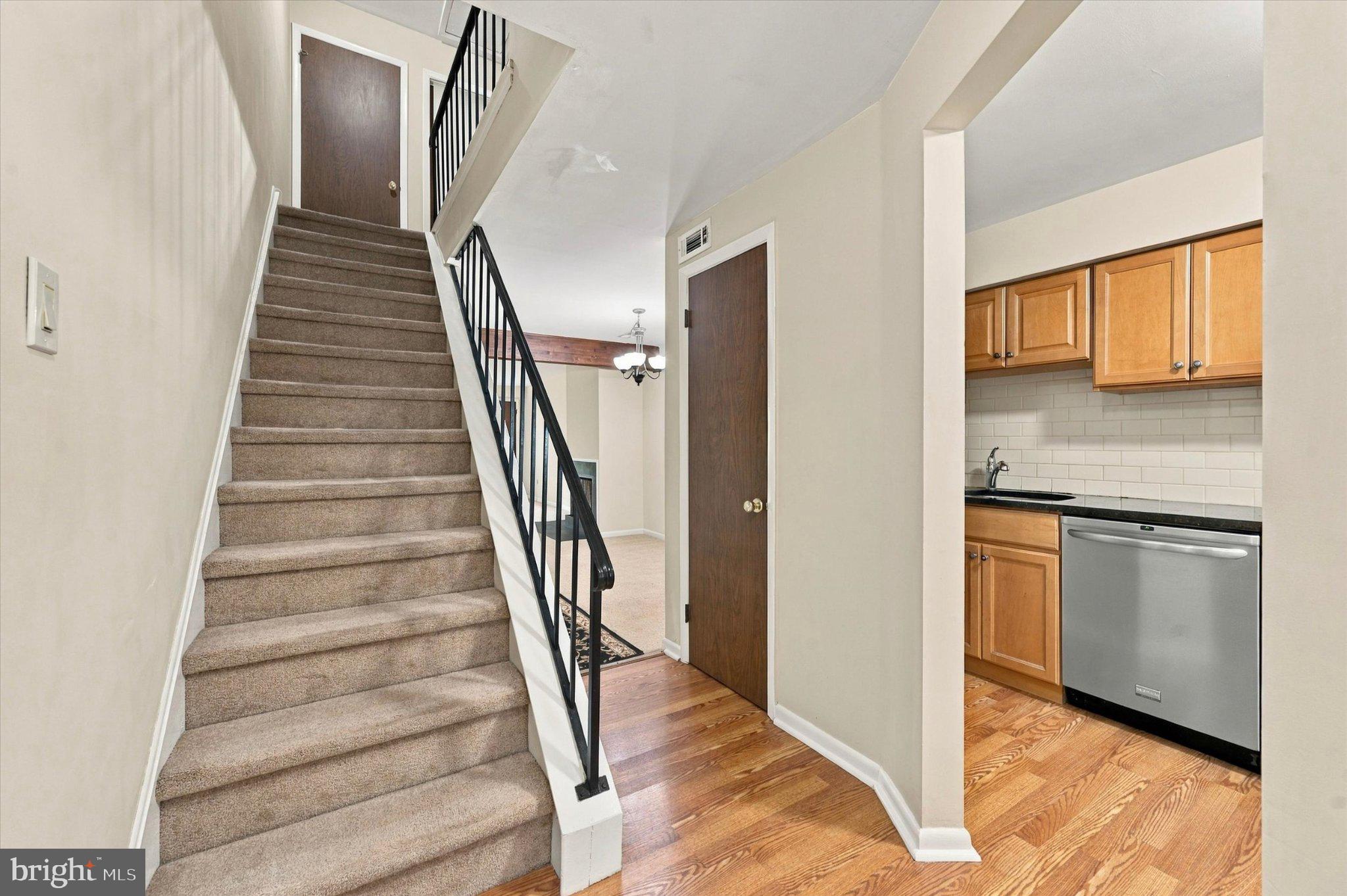486 SUMMIT HOUSE 486