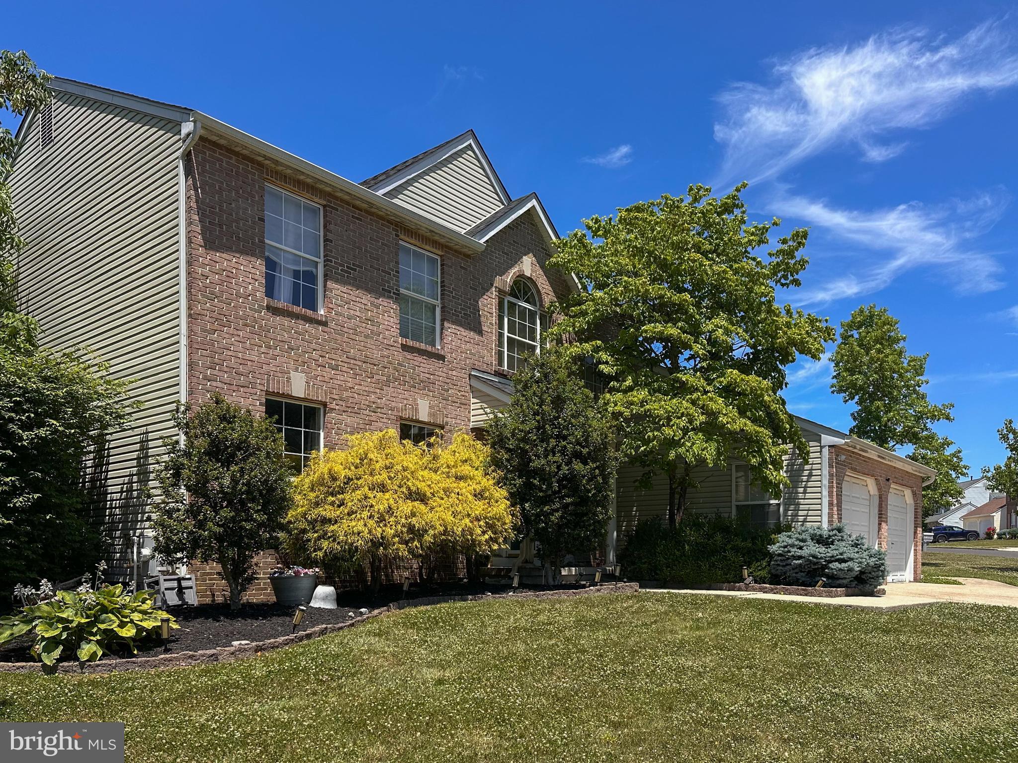 121 TREELINE DRIVE