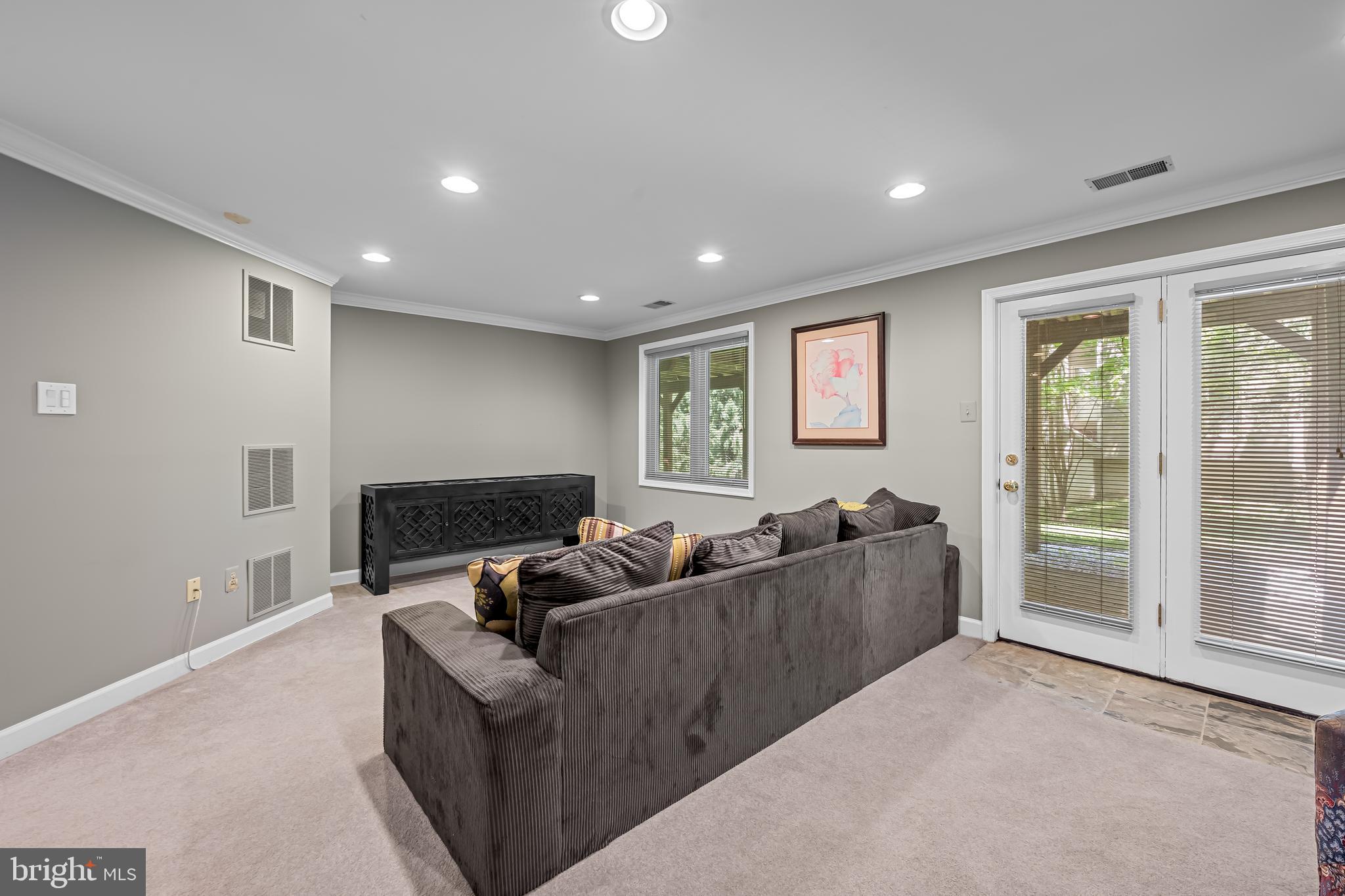 SUMMIT CHASE - Residential